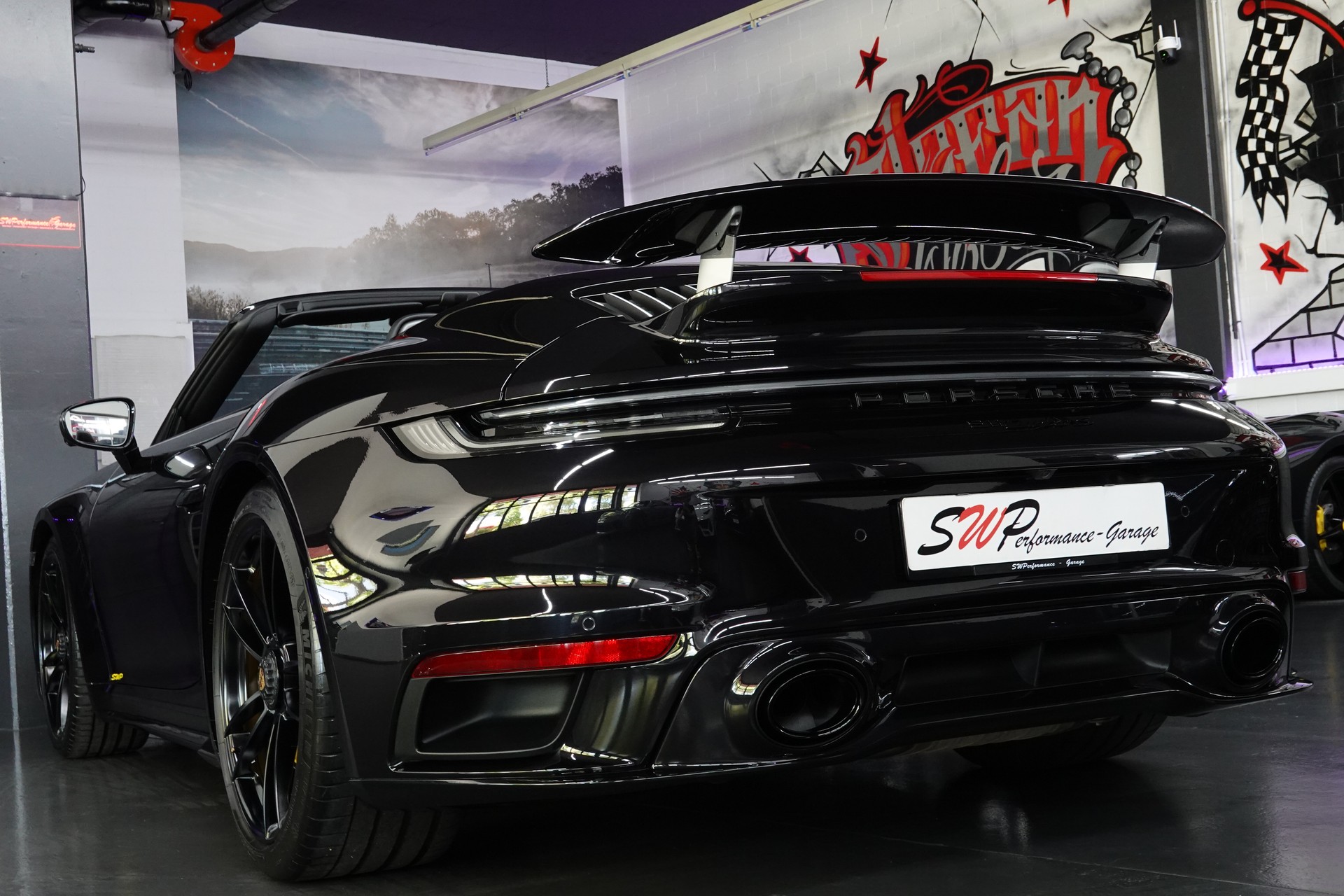 PORSCHE 911 TURBO S CABRIO PDK BLACK CH-FZ LIFTSYSTEM FULL ON TOP-image-8