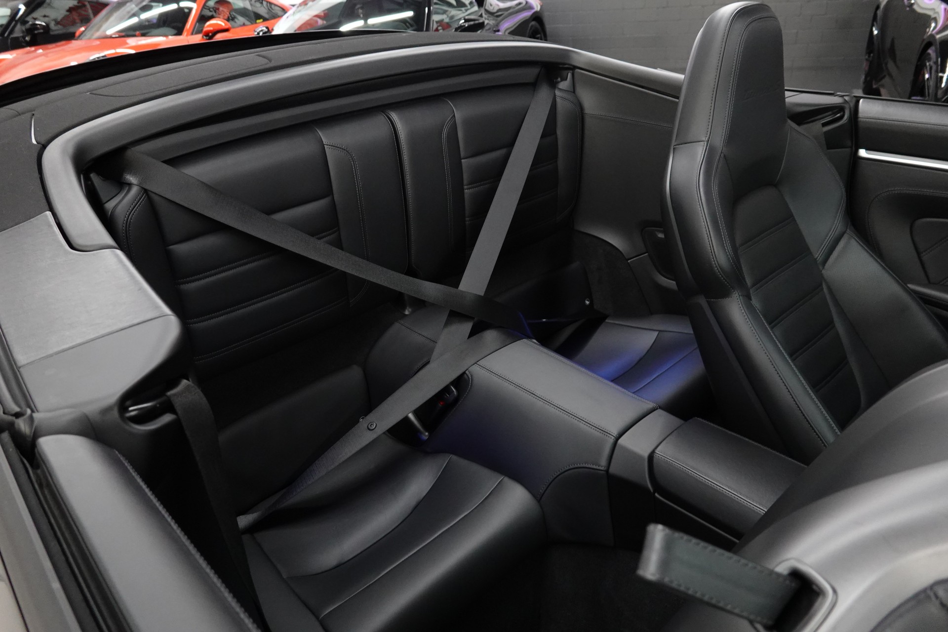 PORSCHE 911 TURBO S CABRIO PDK BLACK CH-FZ LIFTSYSTEM FULL ON TOP-image-47
