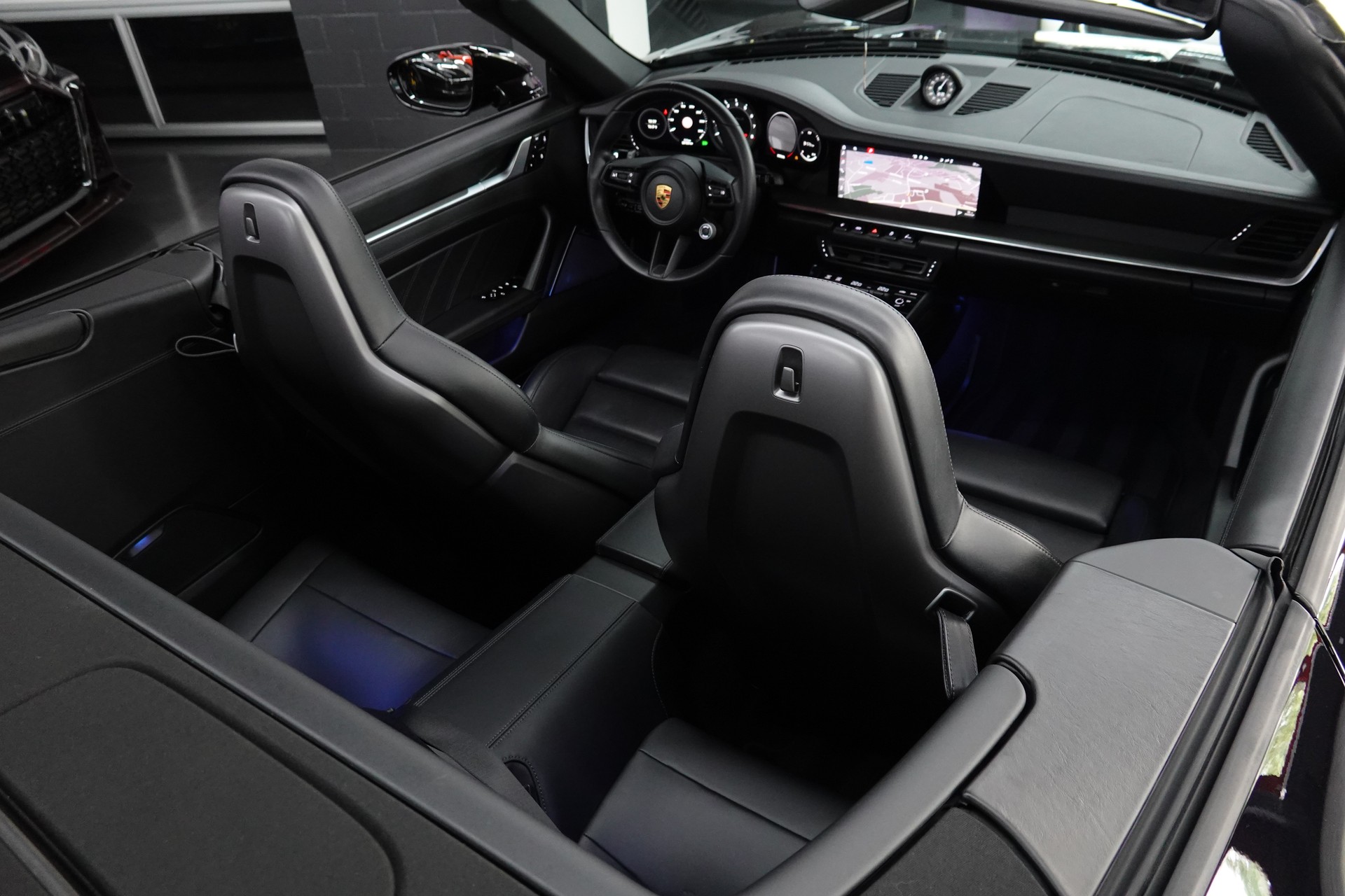 PORSCHE 911 TURBO S CABRIO PDK BLACK CH-FZ LIFTSYSTEM FULL ON TOP-image-44