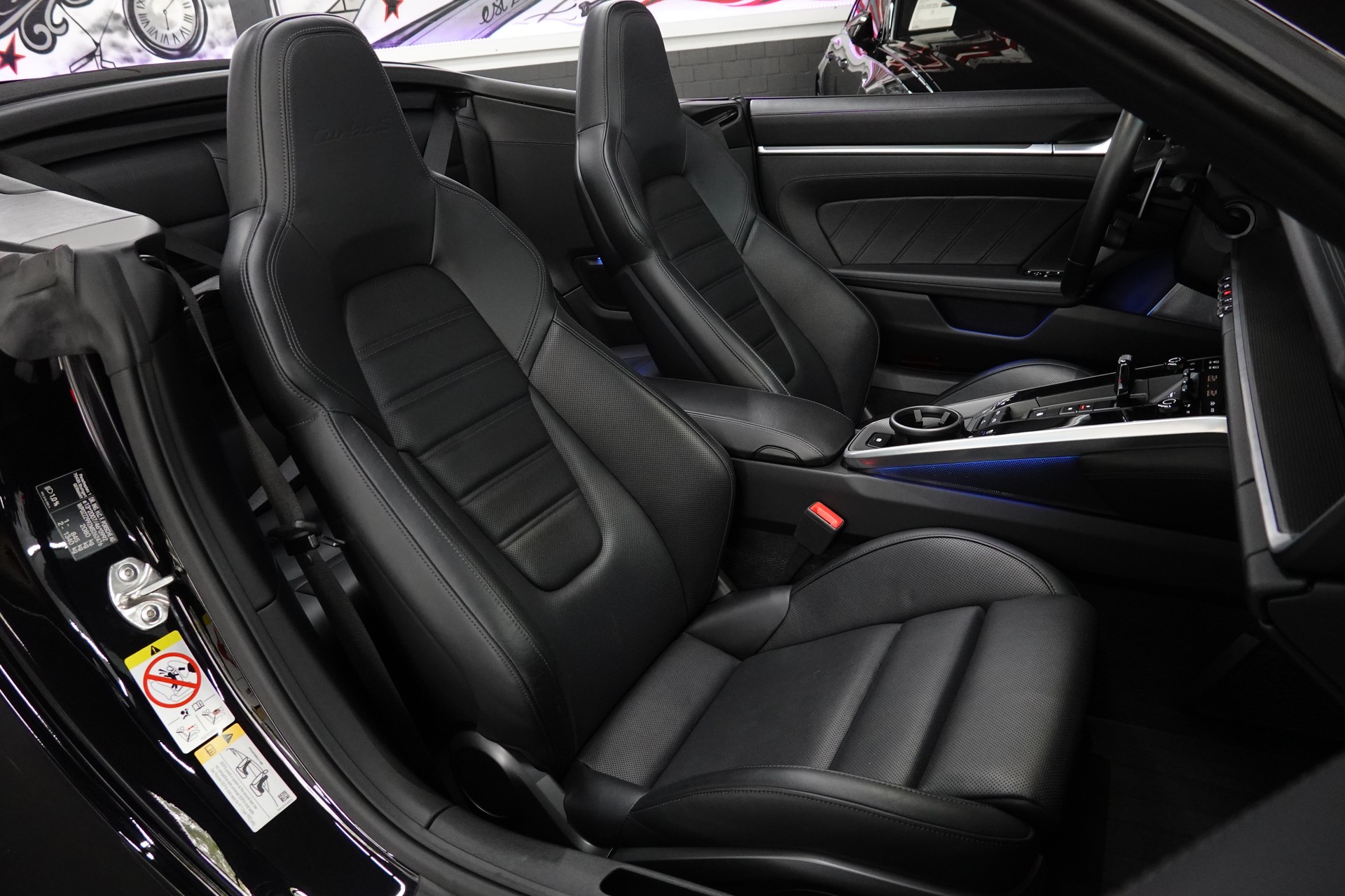 PORSCHE 911 TURBO S CABRIO PDK BLACK CH-FZ LIFTSYSTEM FULL ON TOP-image-48