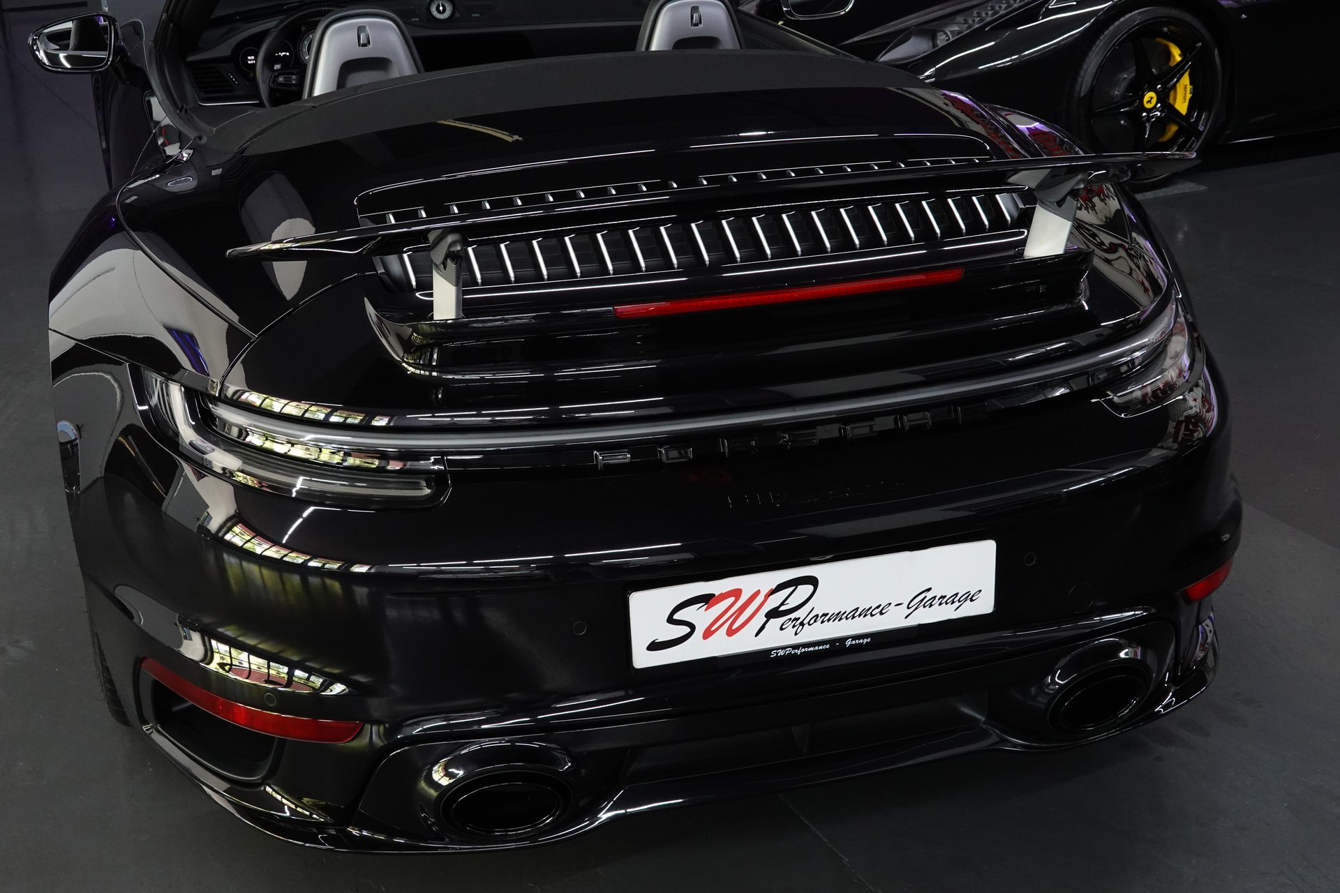 PORSCHE 911 TURBO S CABRIO PDK BLACK CH-FZ LIFTSYSTEM FULL ON TOP-image-9