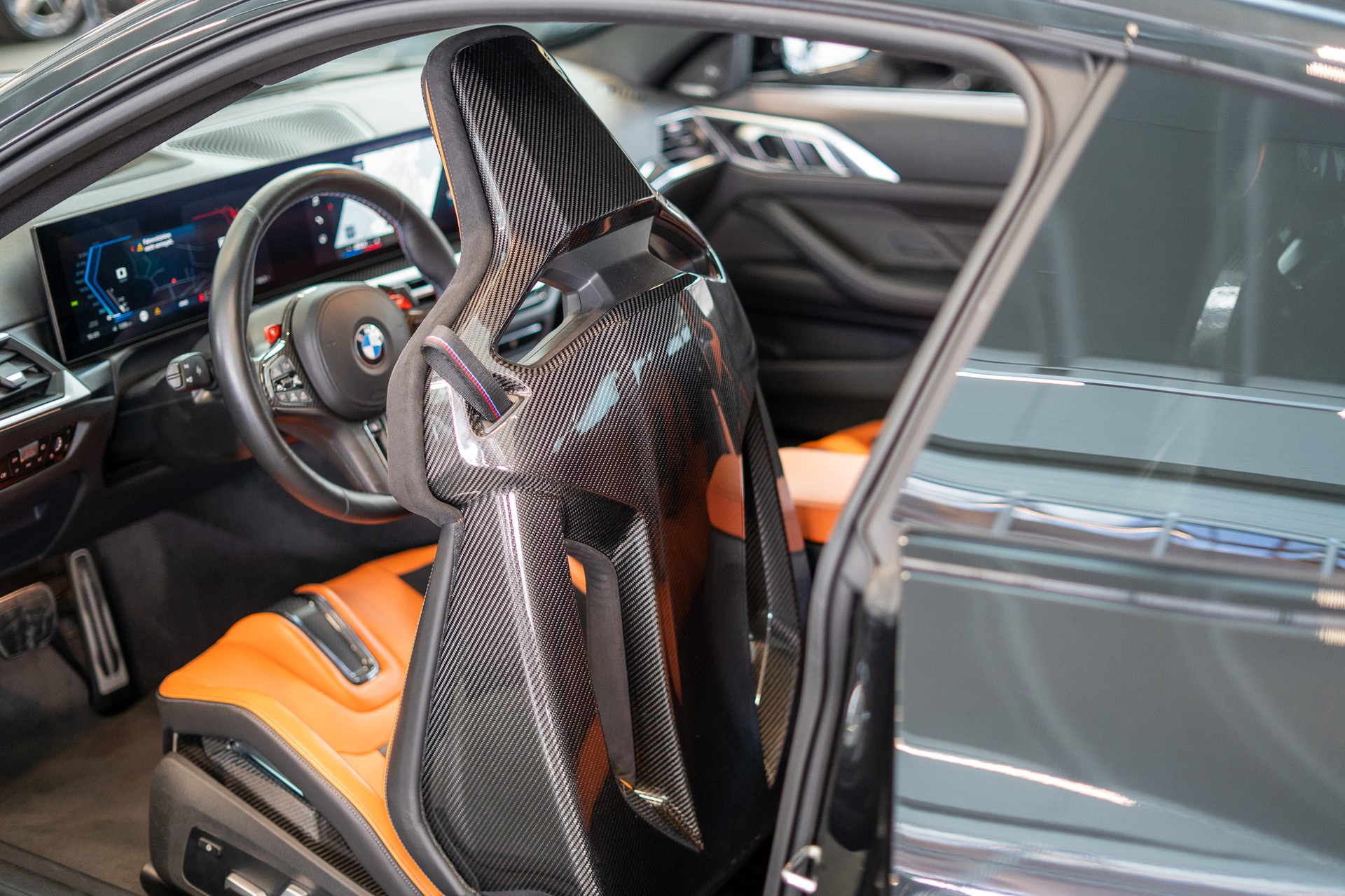 BMW M4 Competition xDrive Coupé / M Carbon Schalensitze / Keramik Bremsanlage / Head-Up Display-image-12