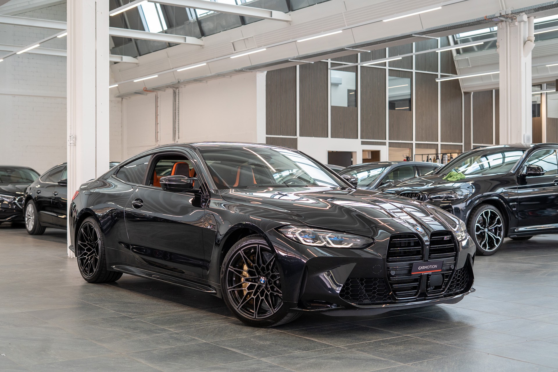 BMW M4 Competition xDrive Coupé / M Carbon Schalensitze / Keramik Bremsanlage / Head-Up Display-showroom-element-2