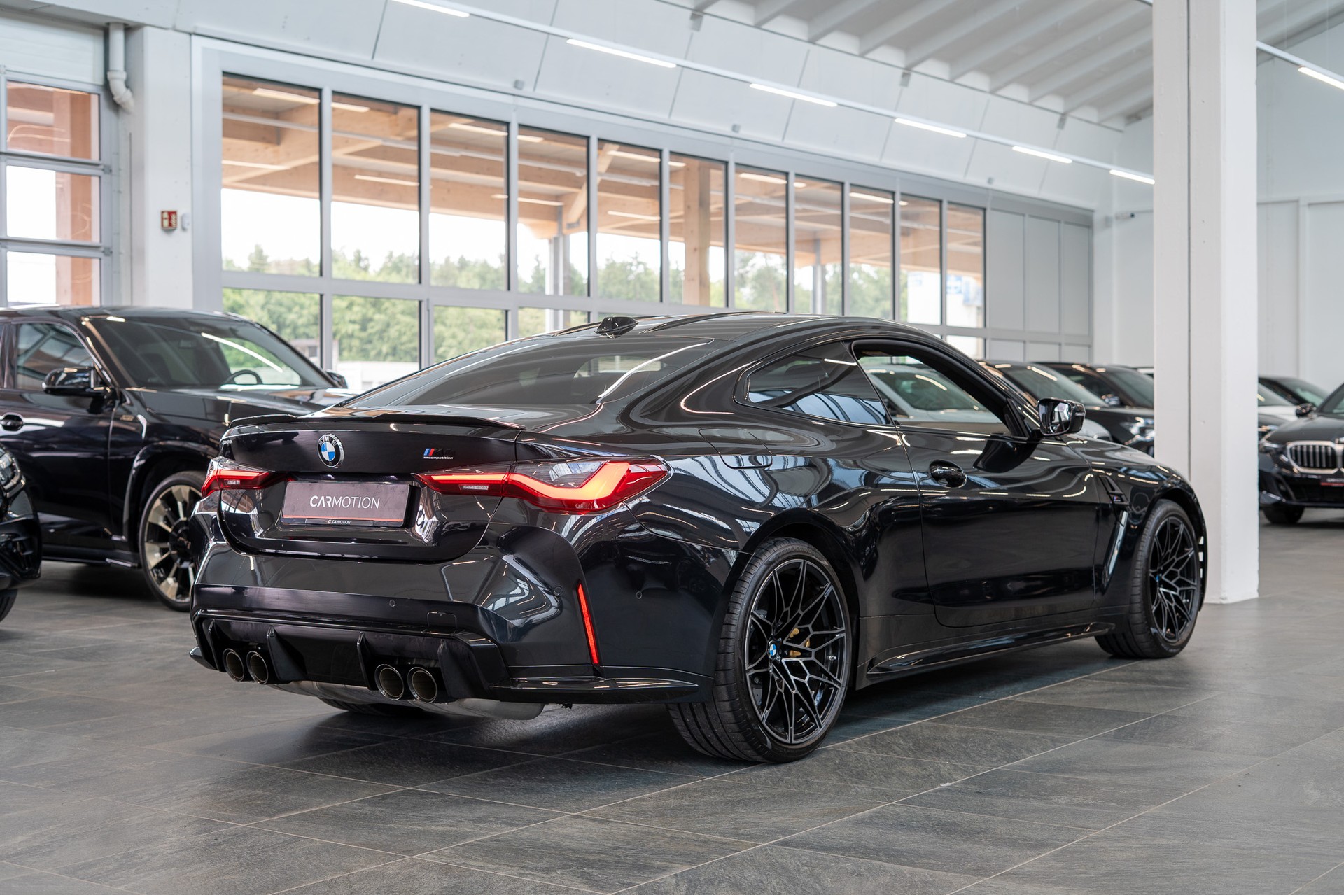 BMW M4 Competition xDrive Coupé / M Carbon Schalensitze / Keramik Bremsanlage / Head-Up Display-showroom-element-3