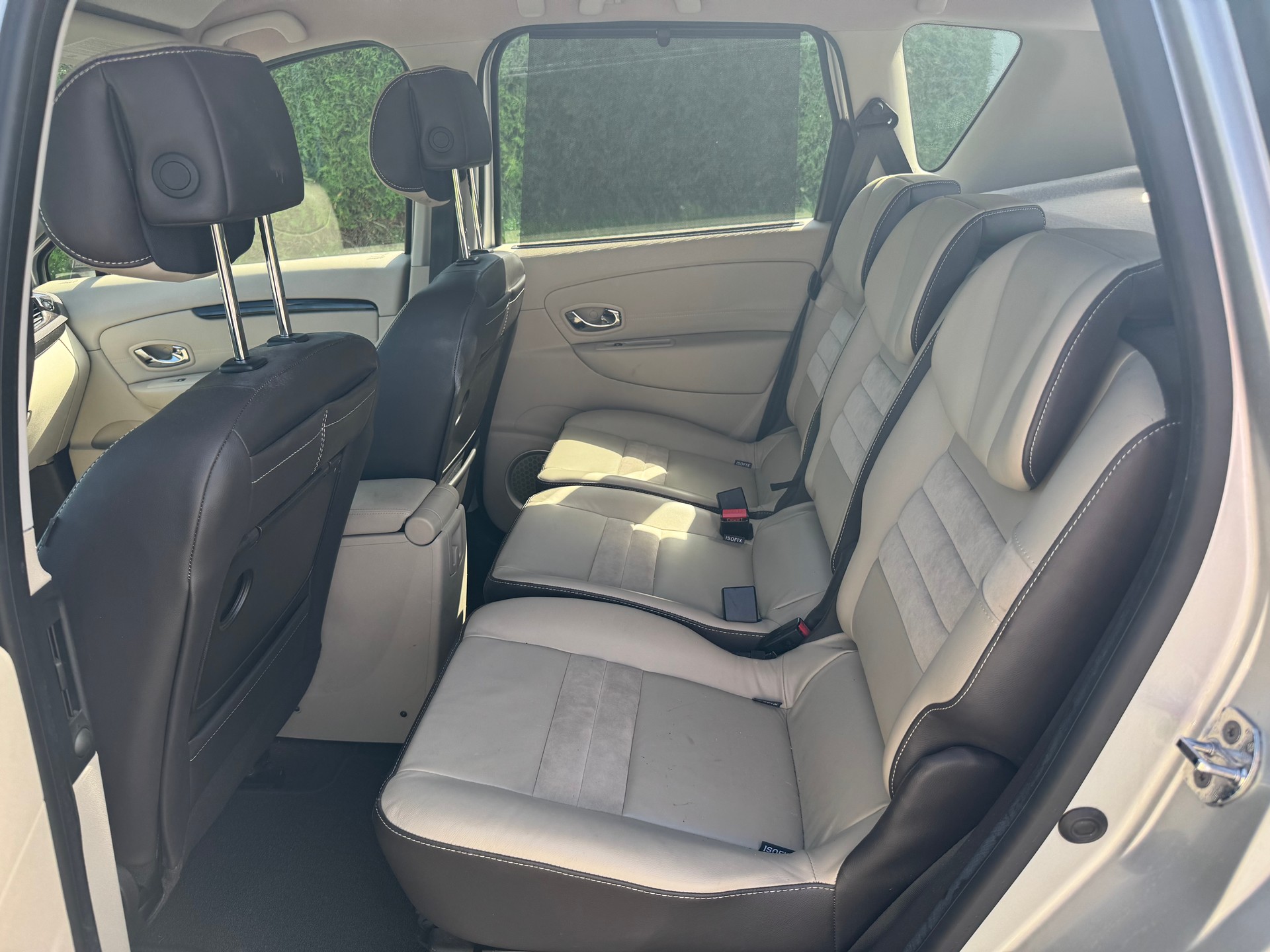 RENAULT Scénic 2.0 dCi Privilège Automatic-image-8