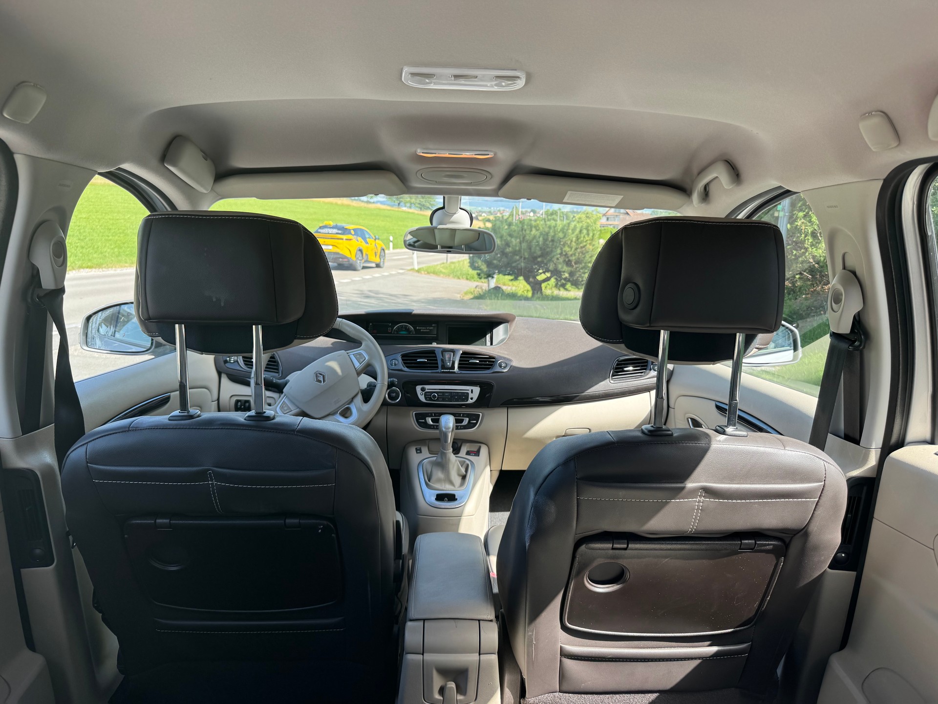 RENAULT Scénic 2.0 dCi Privilège Automatic-image-6