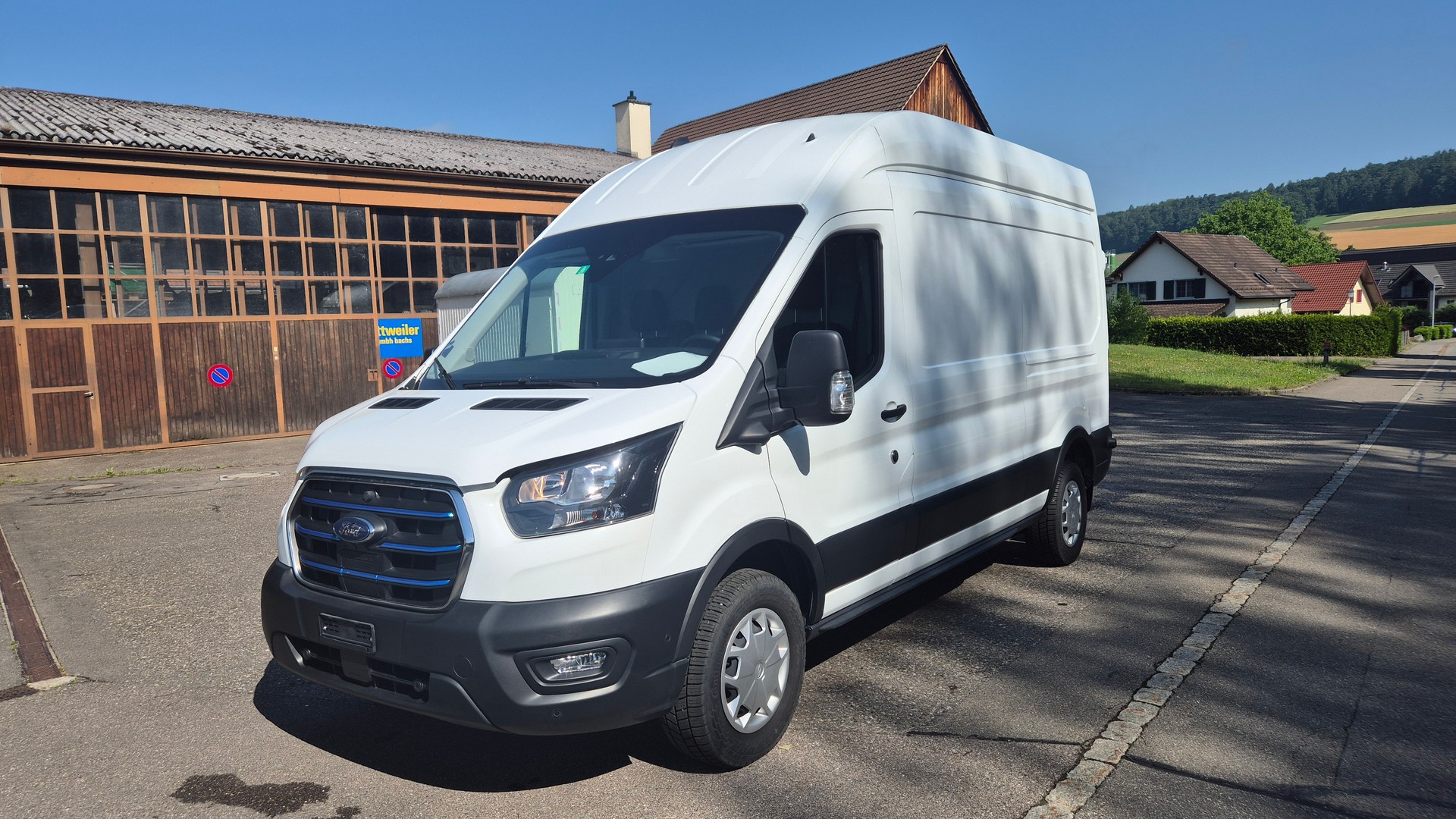 FORD E-Transit Van 350 L3H3 Trend RWD 68kWh-image-6