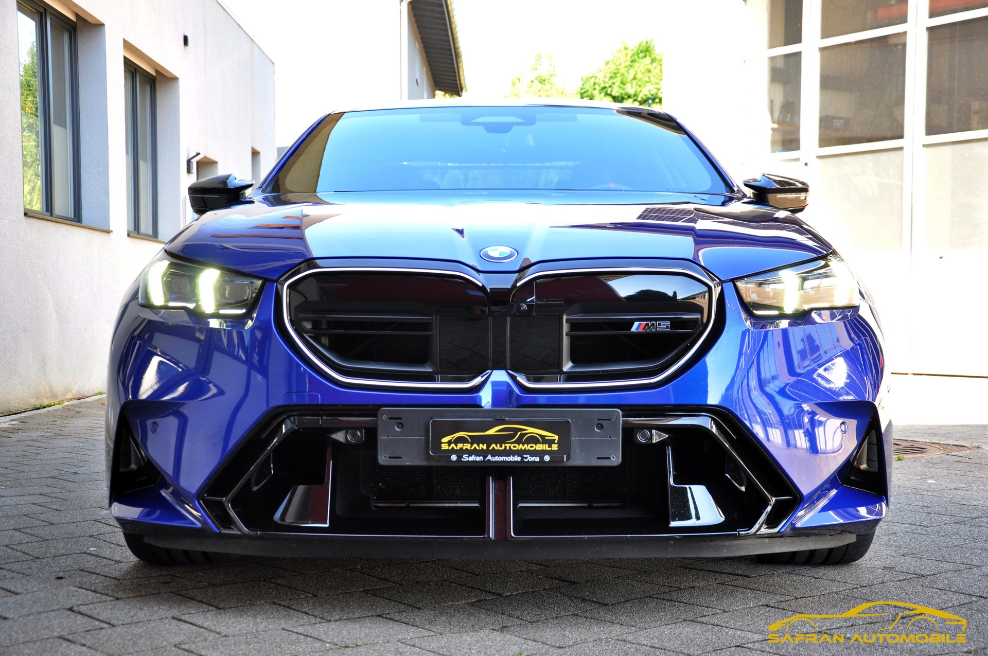 BMW M5 xDrive-image-1