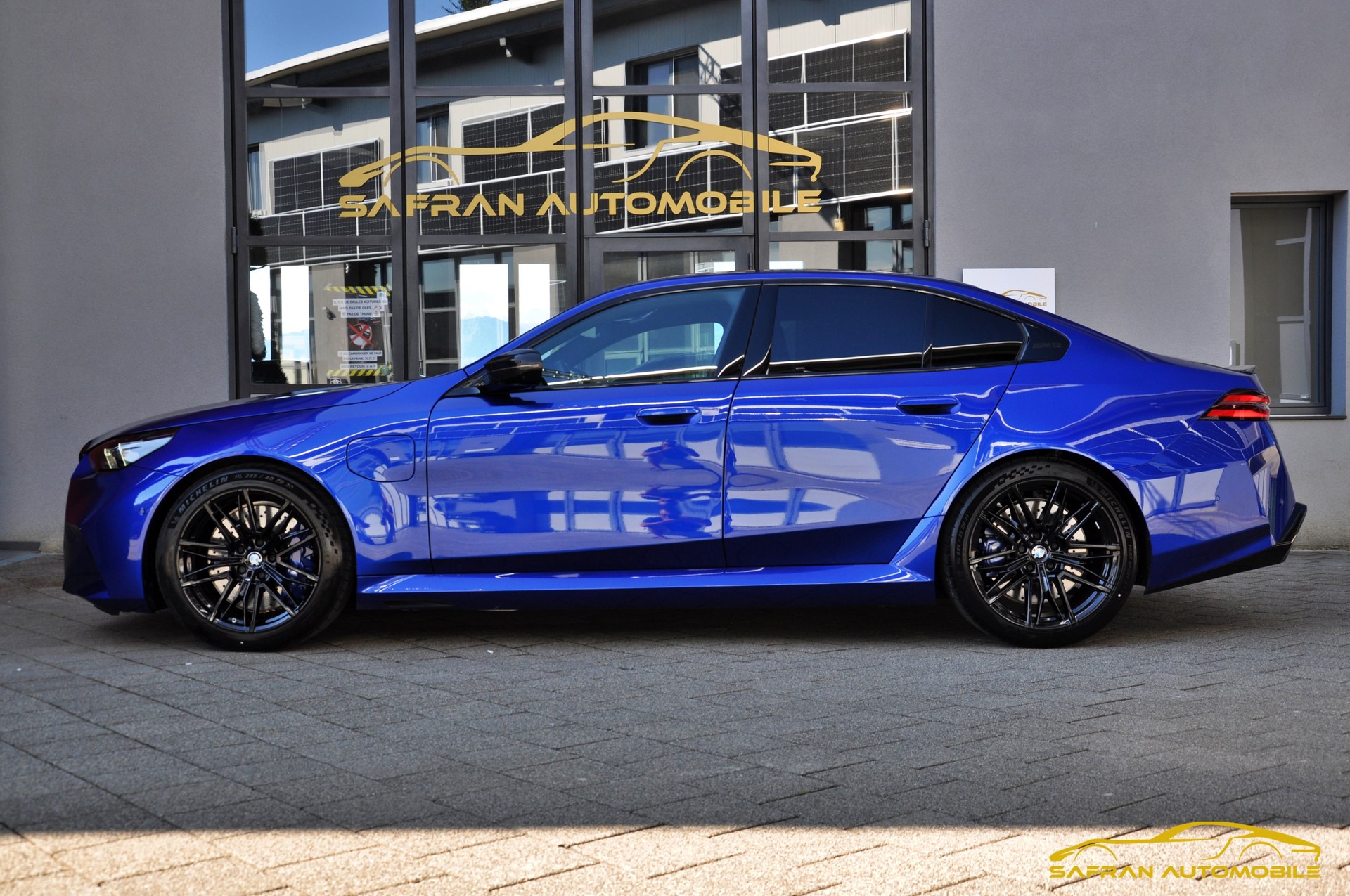 BMW M5 xDrive-image-3