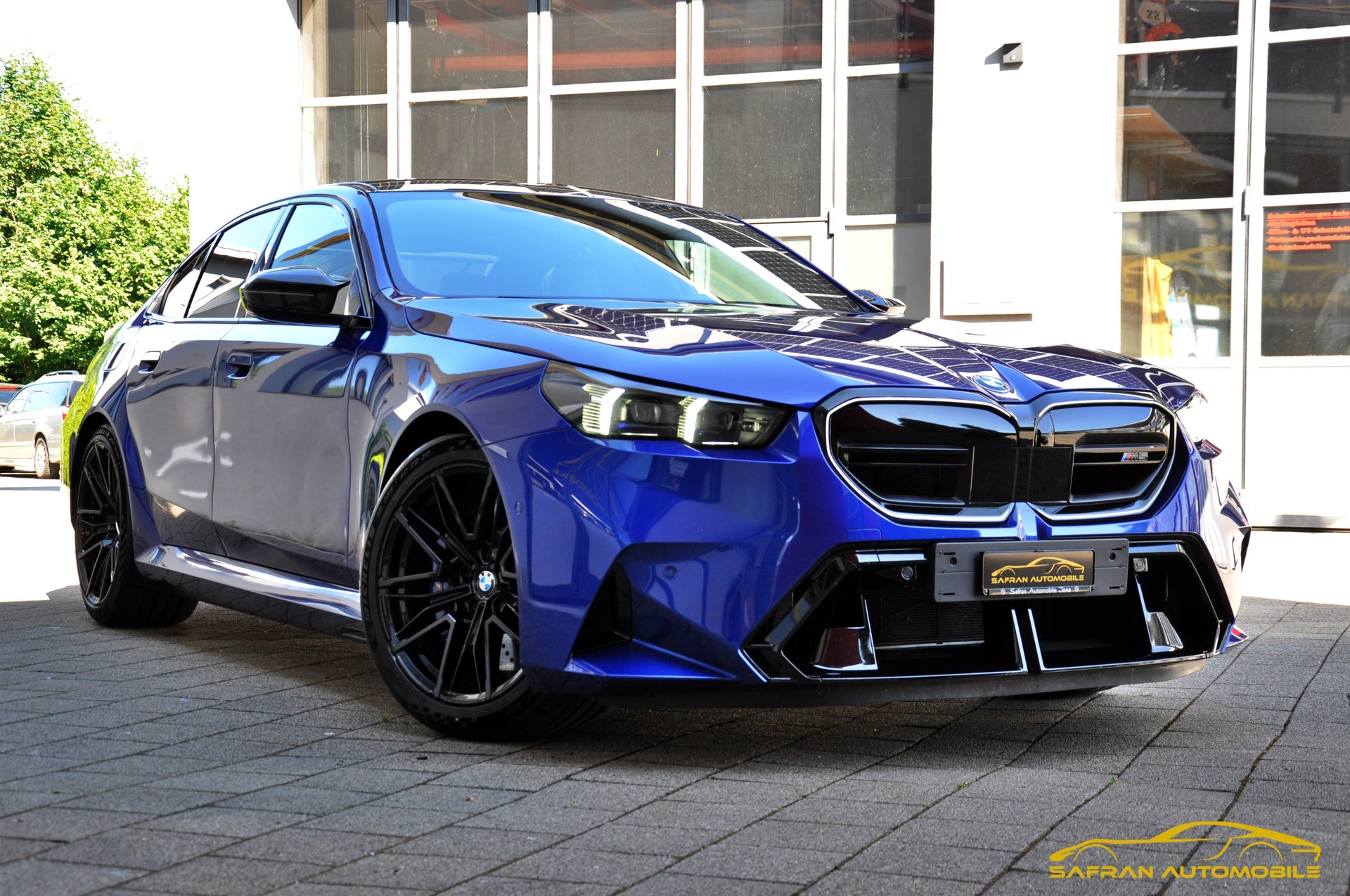 BMW M5 xDrive-image-2