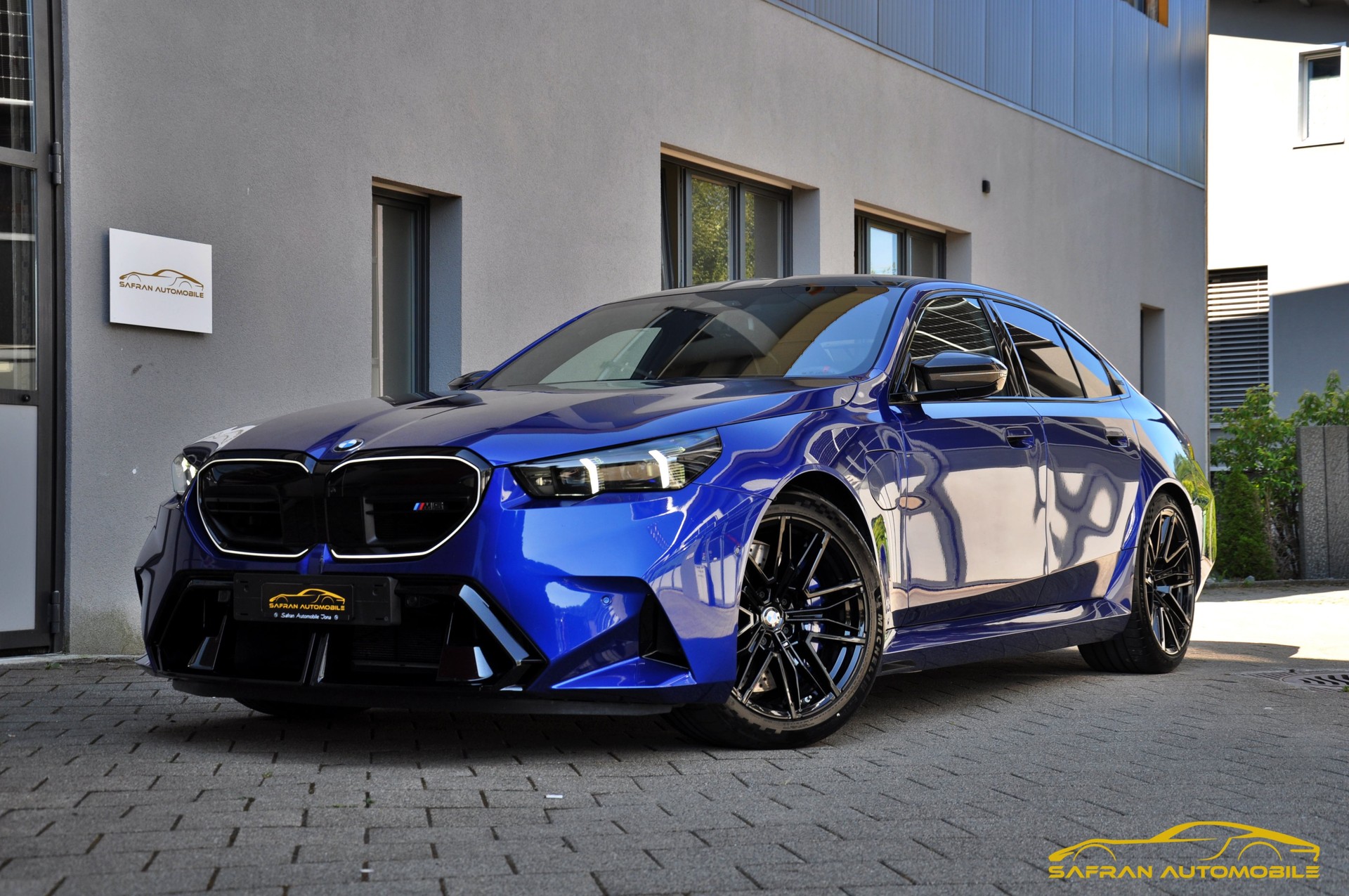 BMW M5 xDrive
