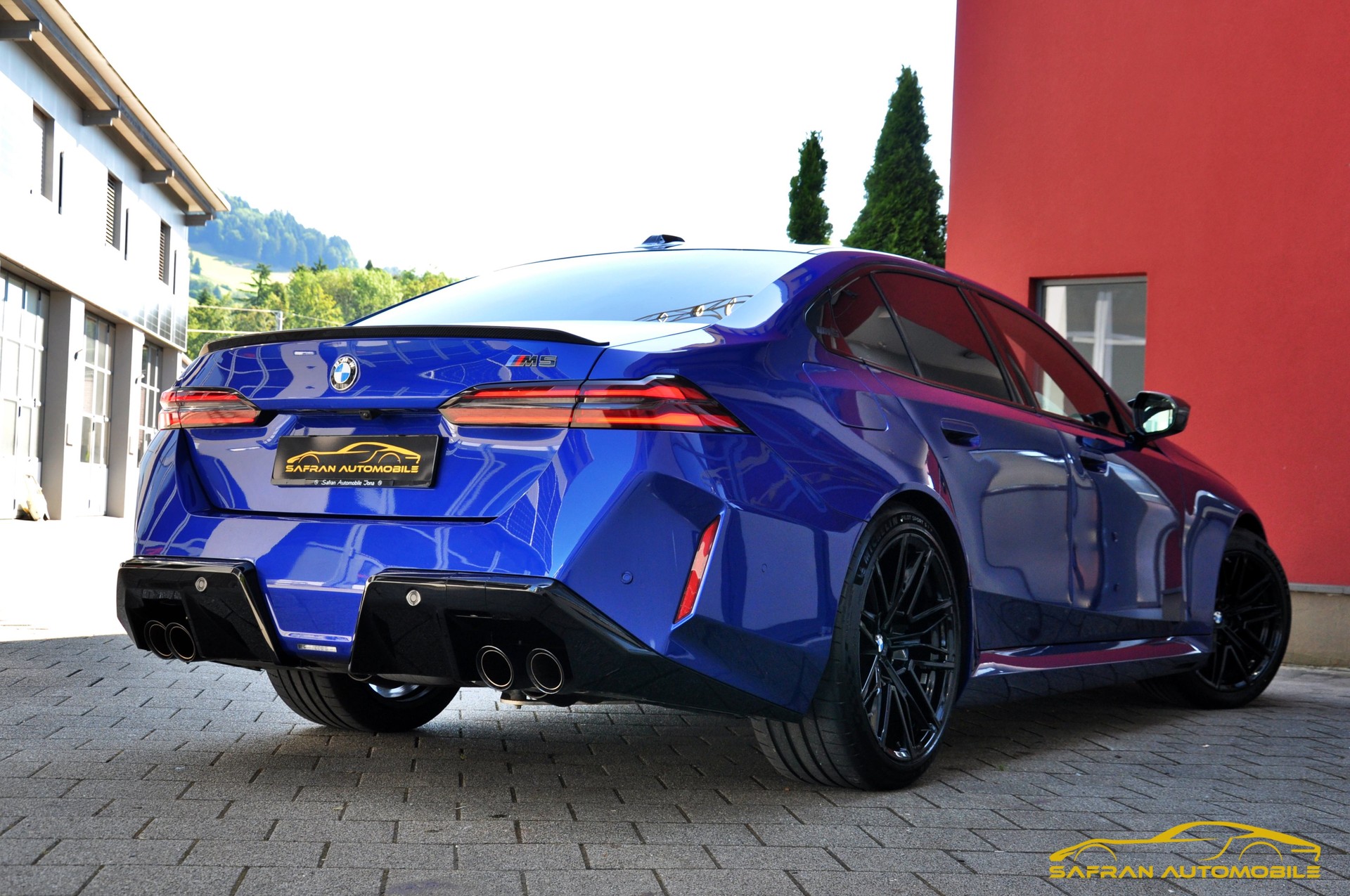 BMW M5 xDrive-image-6