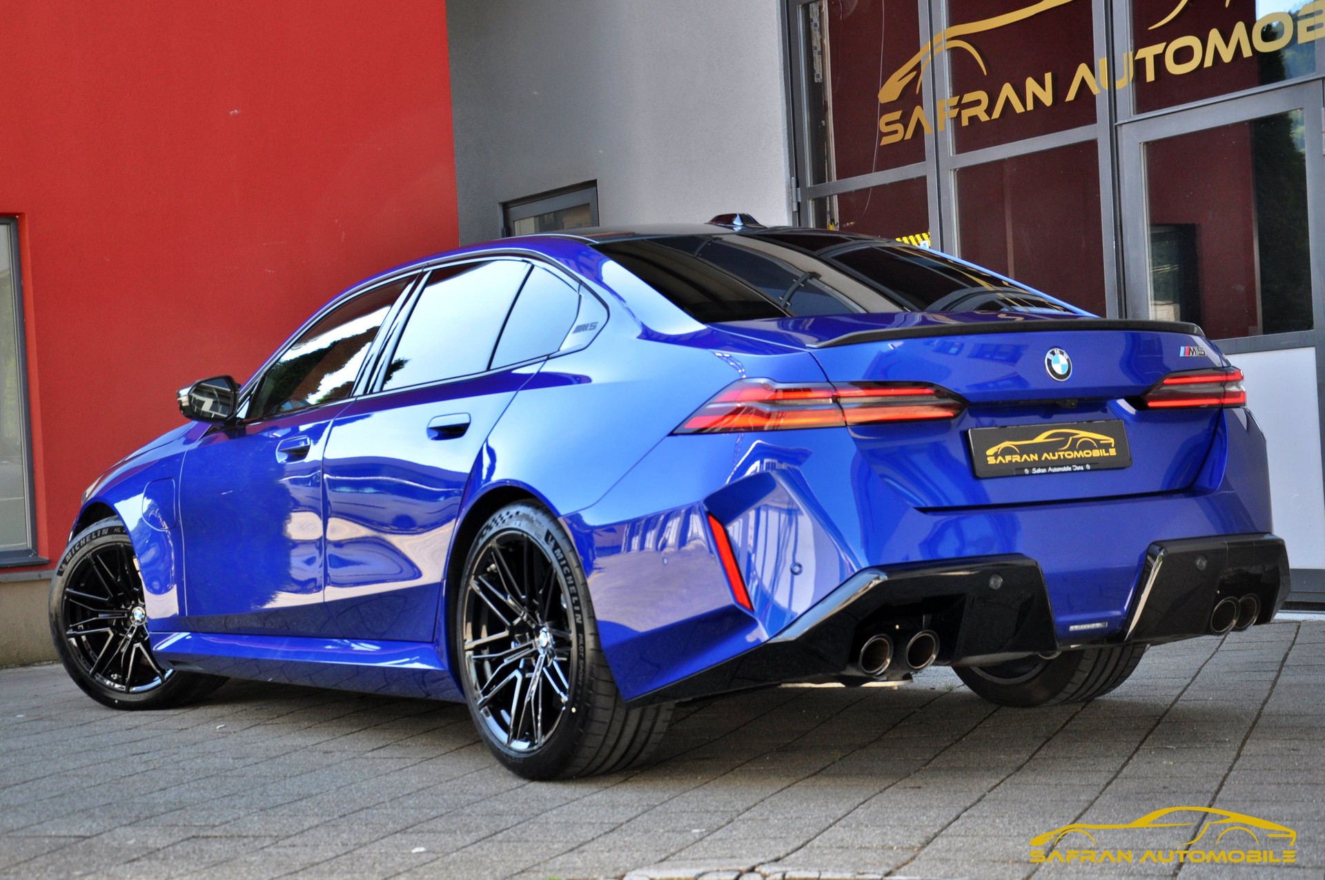 BMW M5 xDrive-image-4