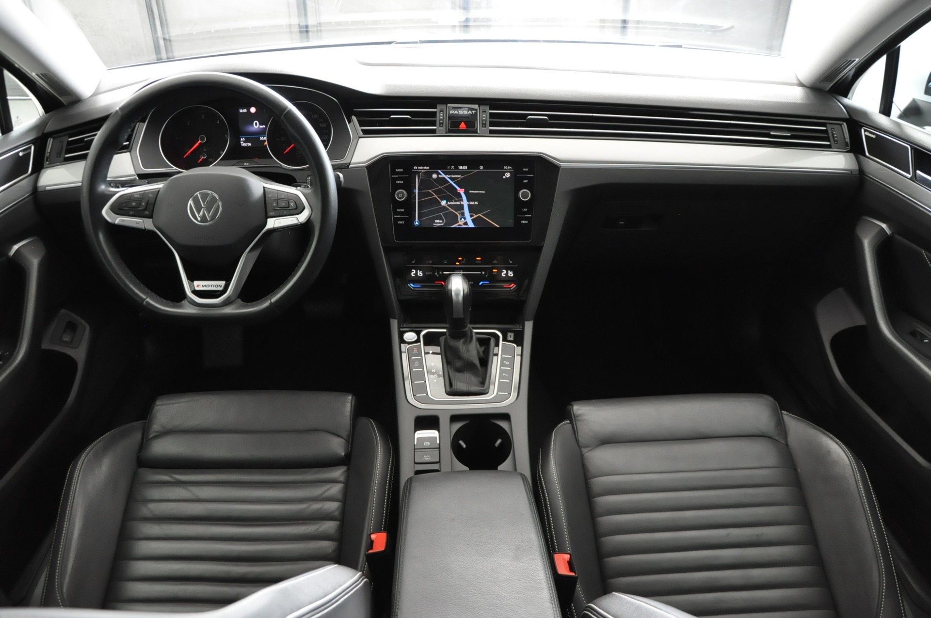 VW Passat 2.0 TDI BMT Business 4Motion DSG-image-17