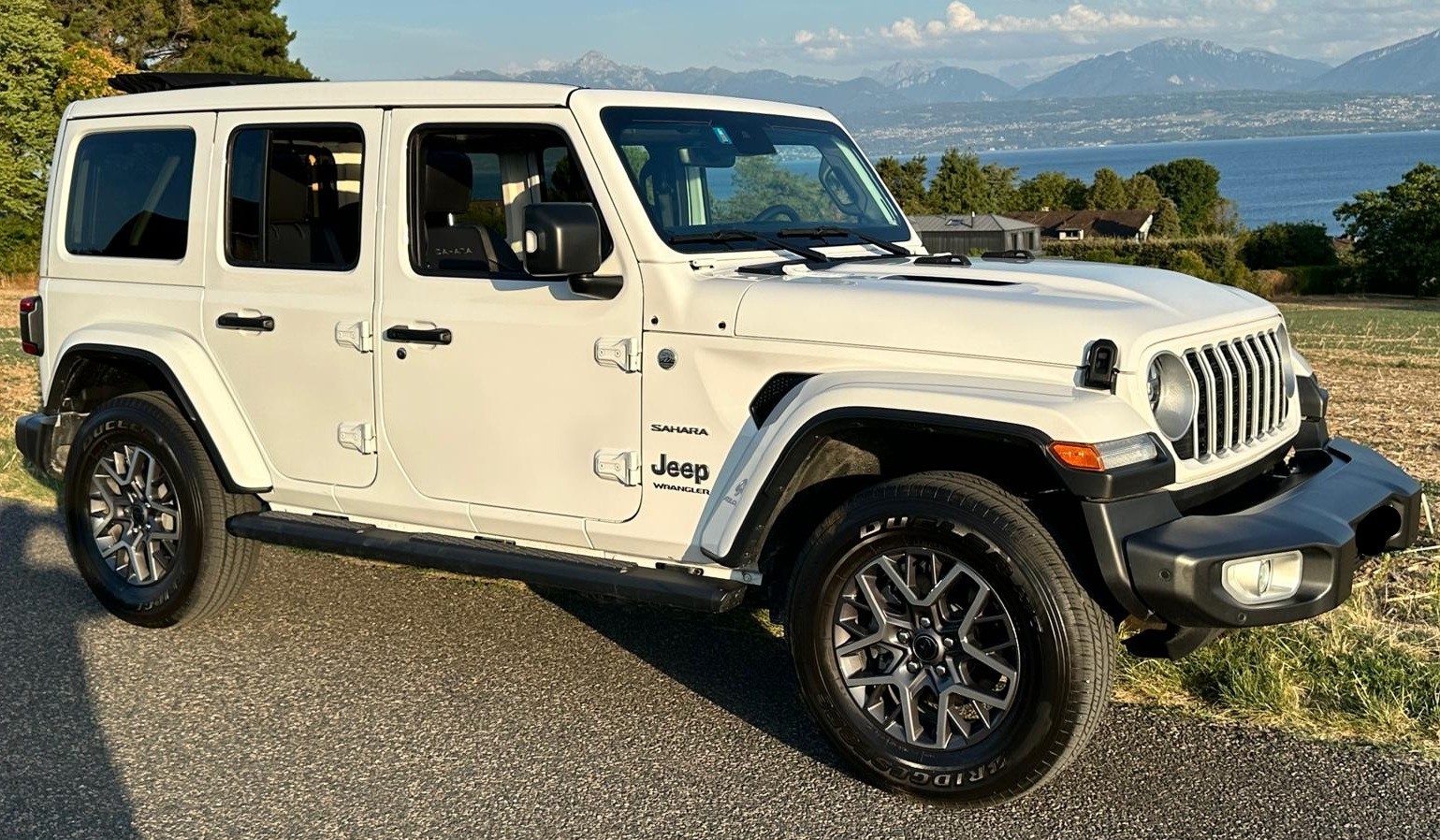 JEEP 2.0 Turbo Sahara Power Unlimited-image-1