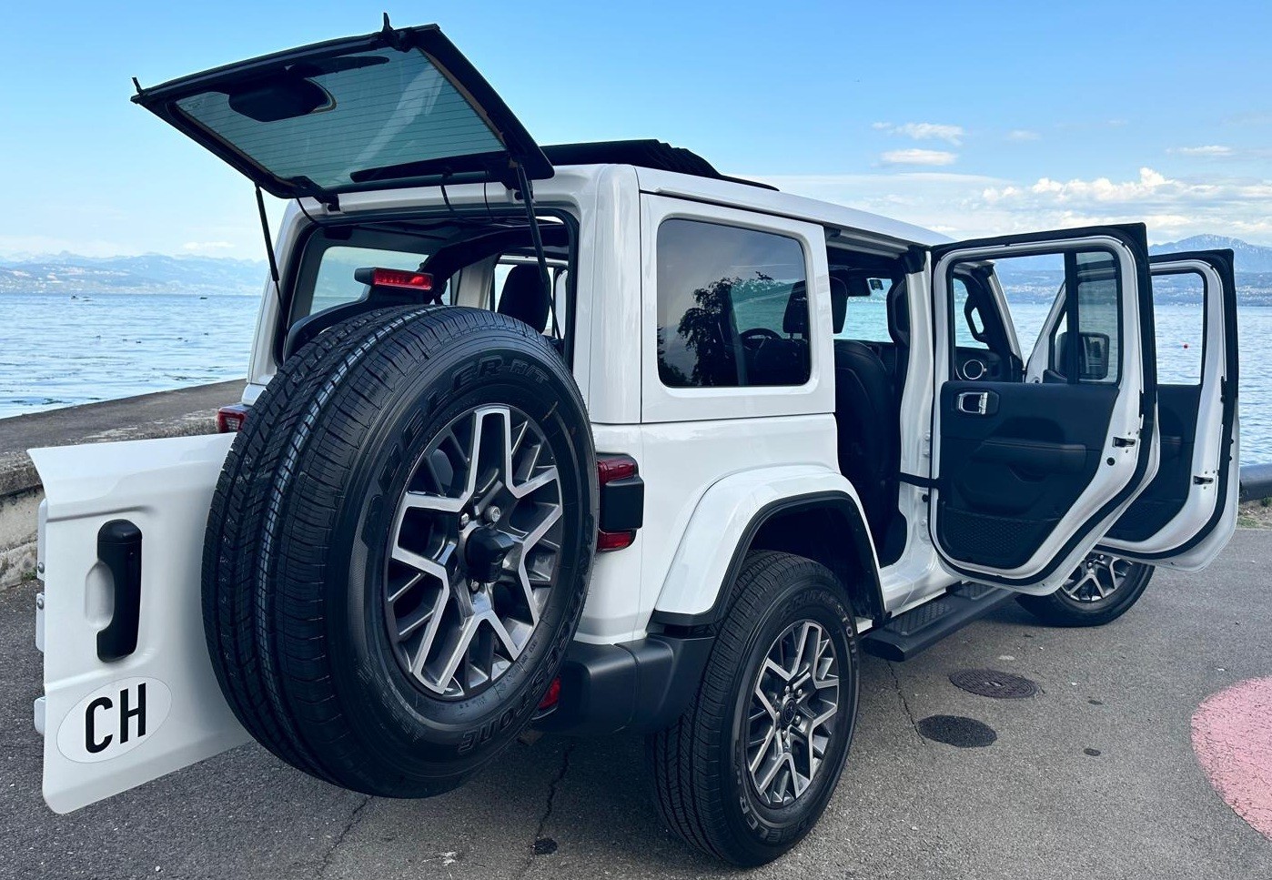 JEEP 2.0 Turbo Sahara Power Unlimited-image-10