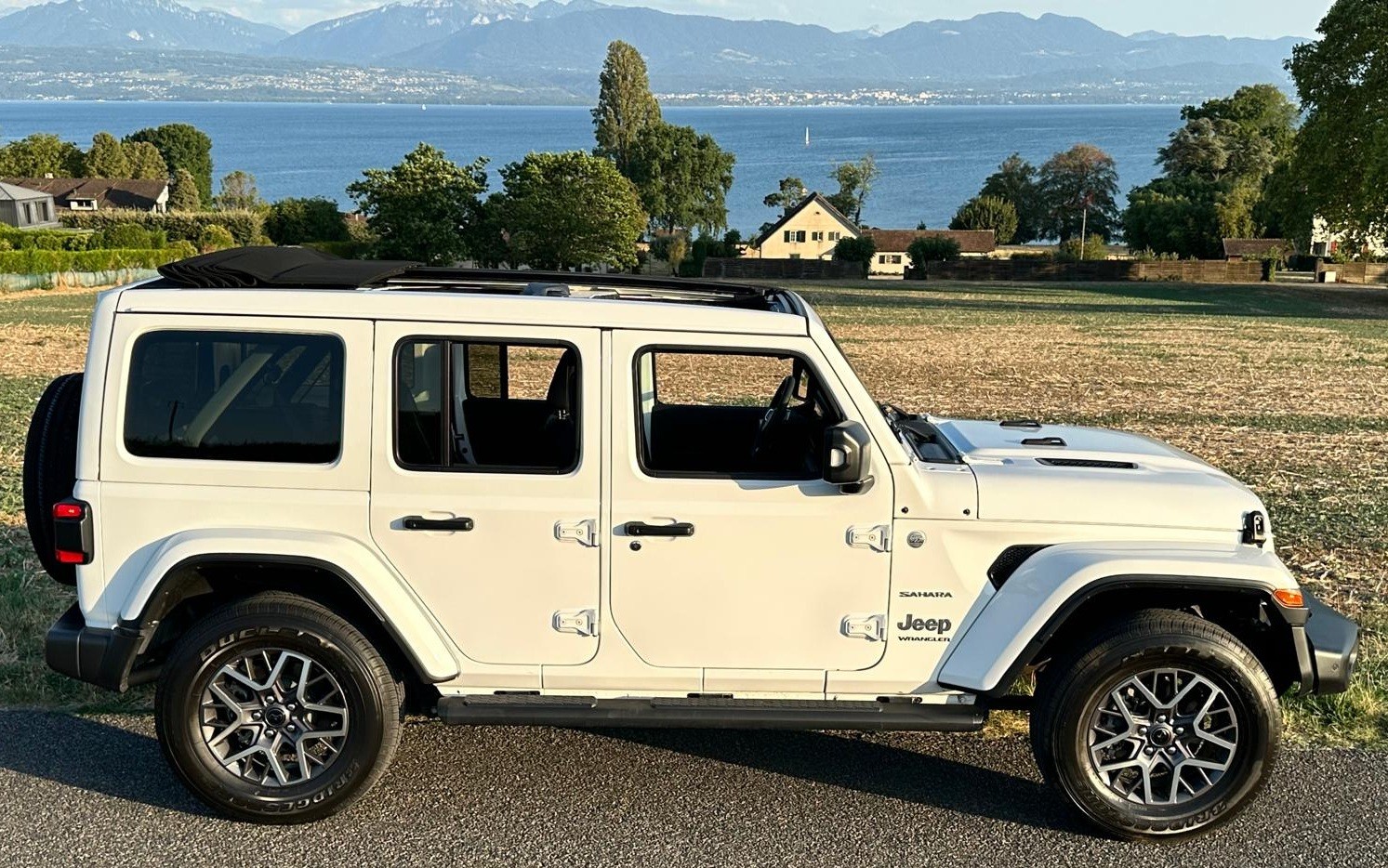 JEEP 2.0 Turbo Sahara Power Unlimited-image-2