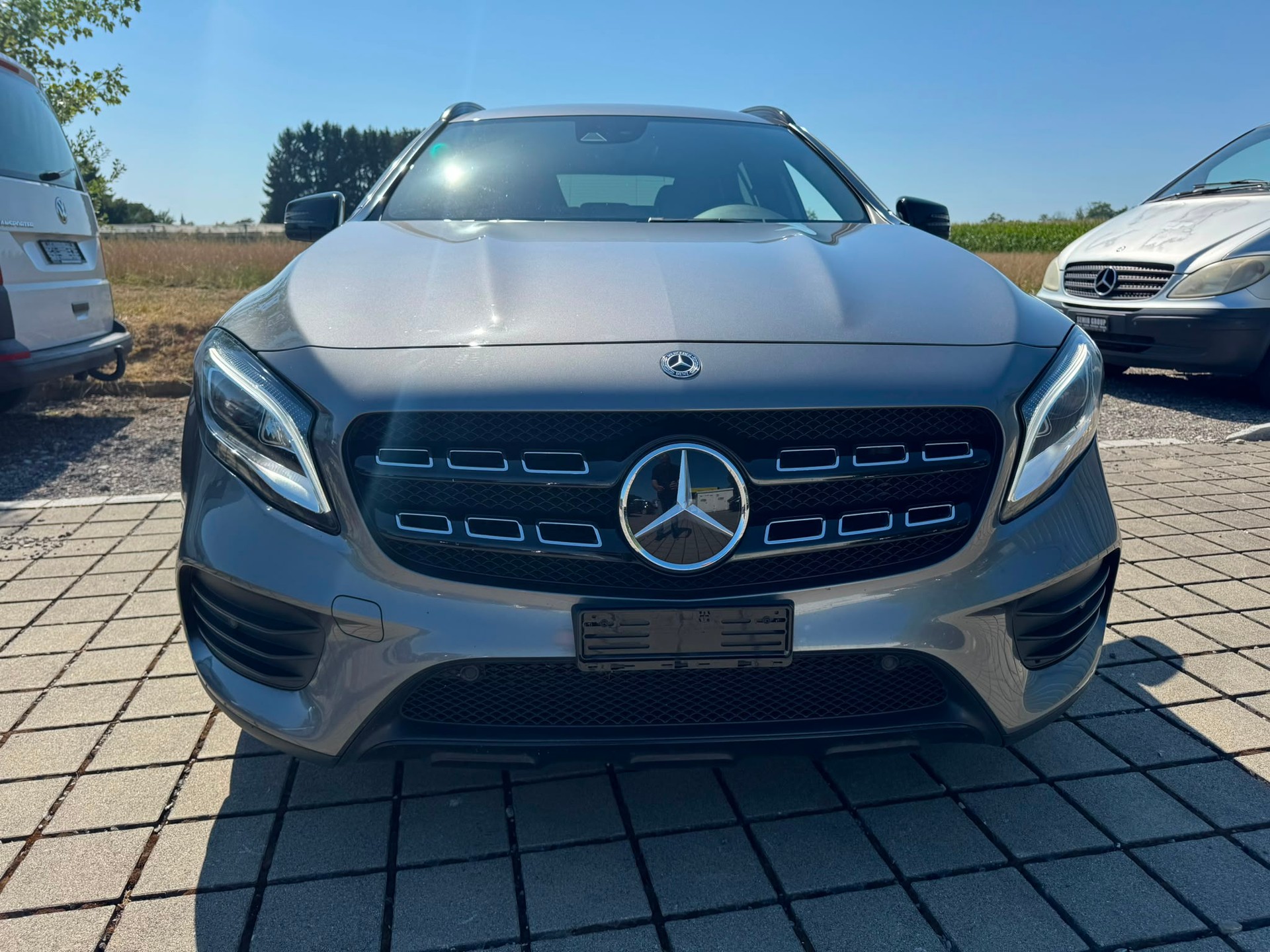 MERCEDES-BENZ GLA 250 AMG Line 4Matic 7G-DCT-image-1