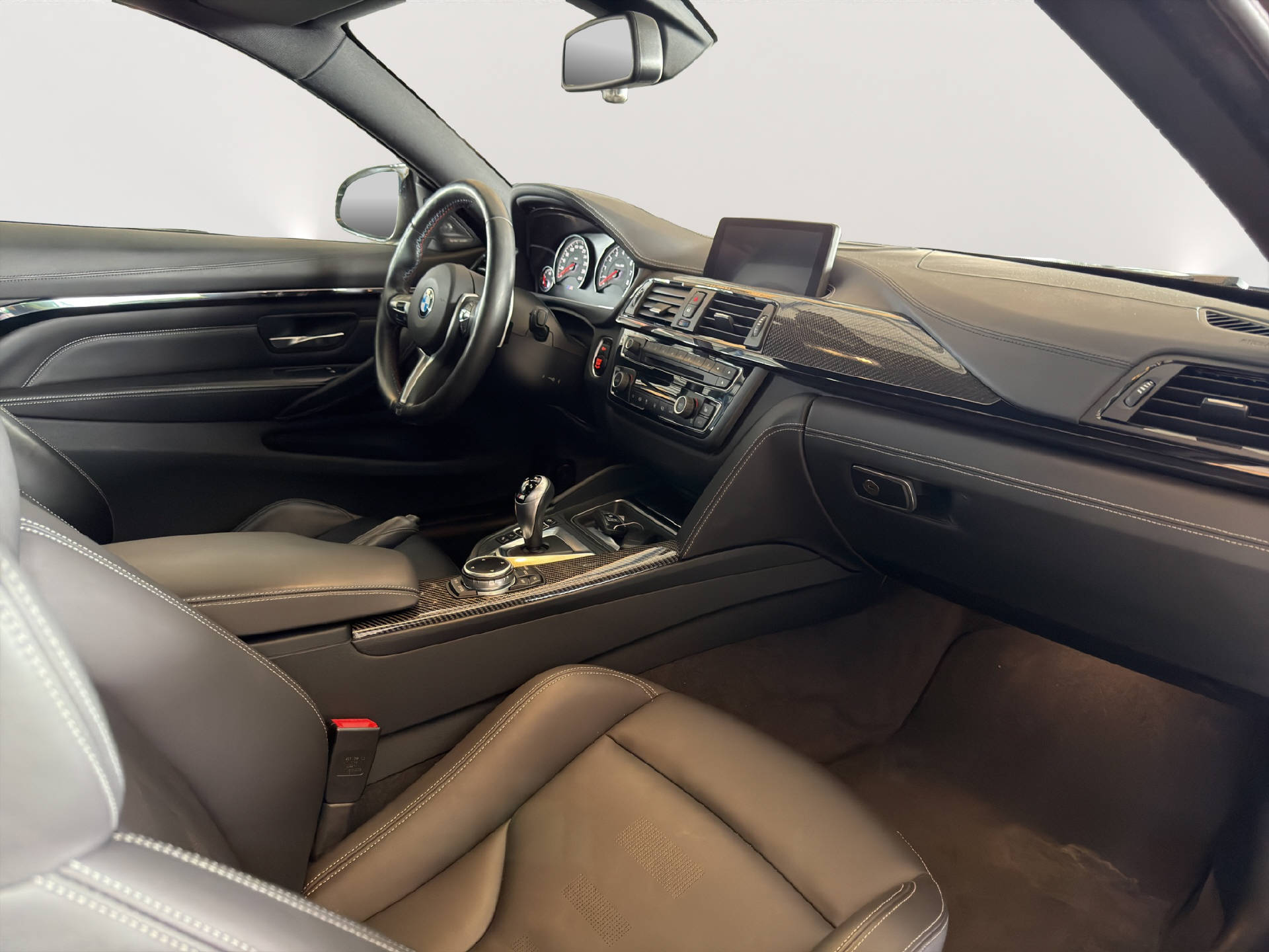 BMW M4 Coupé-image-14
