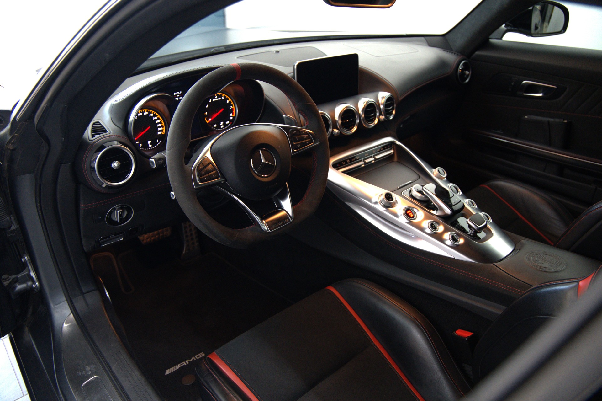 MERCEDES-BENZ AMG GT S Speedshift DCT-image-6