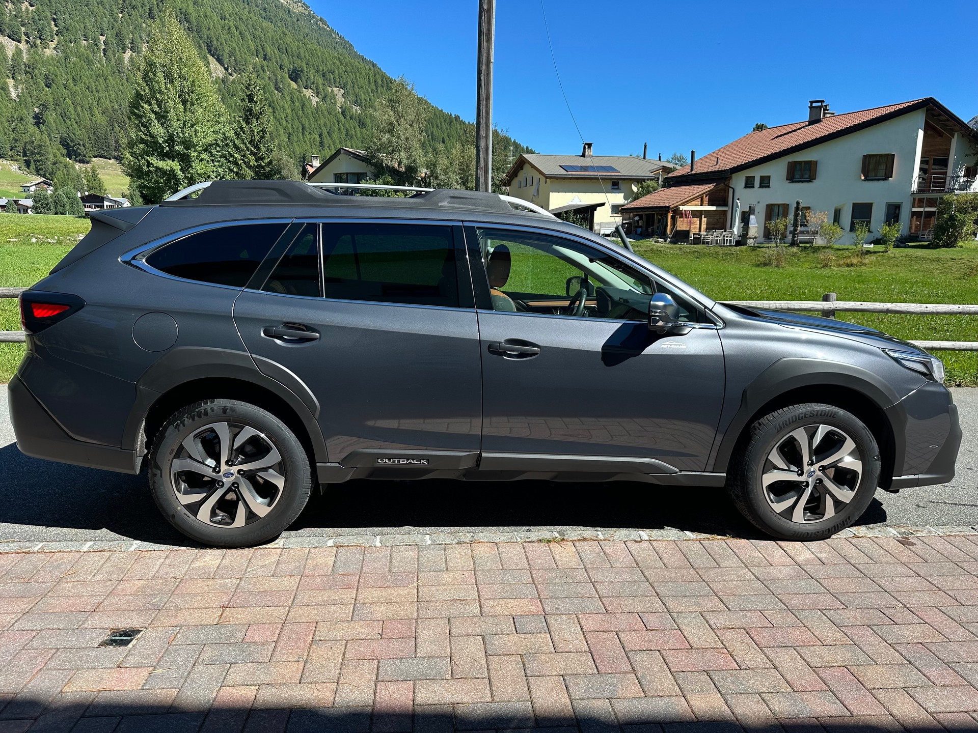 SUBARU 2.5i Luxury-image-3