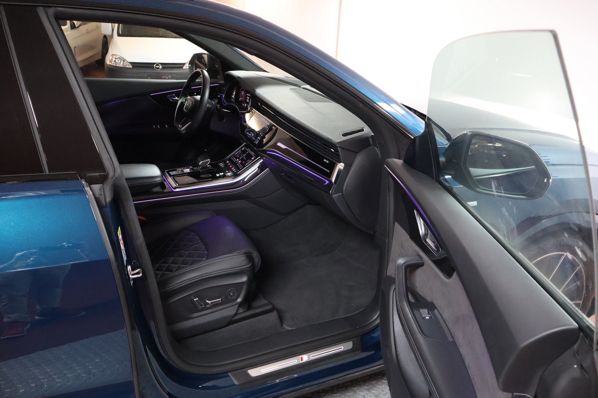 AUDI Q8 50 TDI quattro tiptronic-image-15