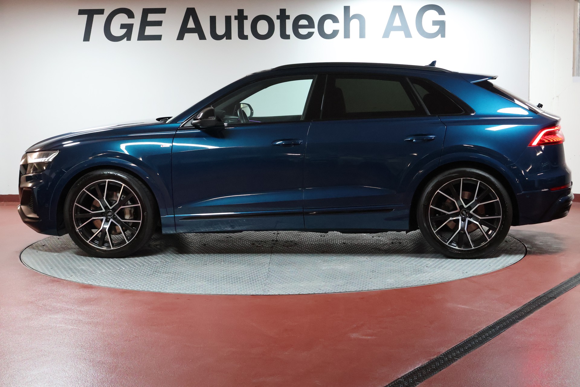 AUDI Q8 50 TDI quattro tiptronic-showroom-element-3