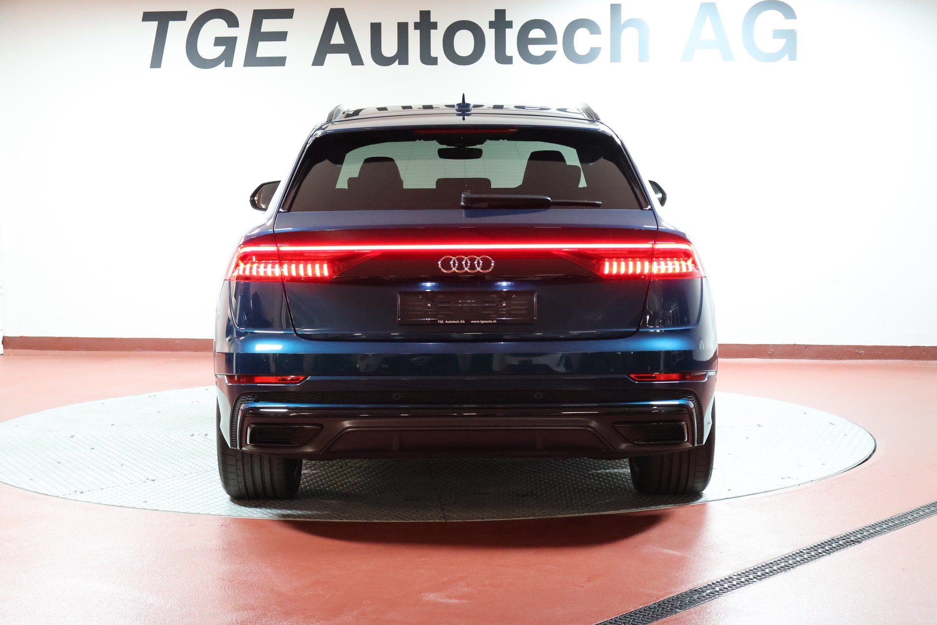AUDI Q8 50 TDI quattro tiptronic-image-24