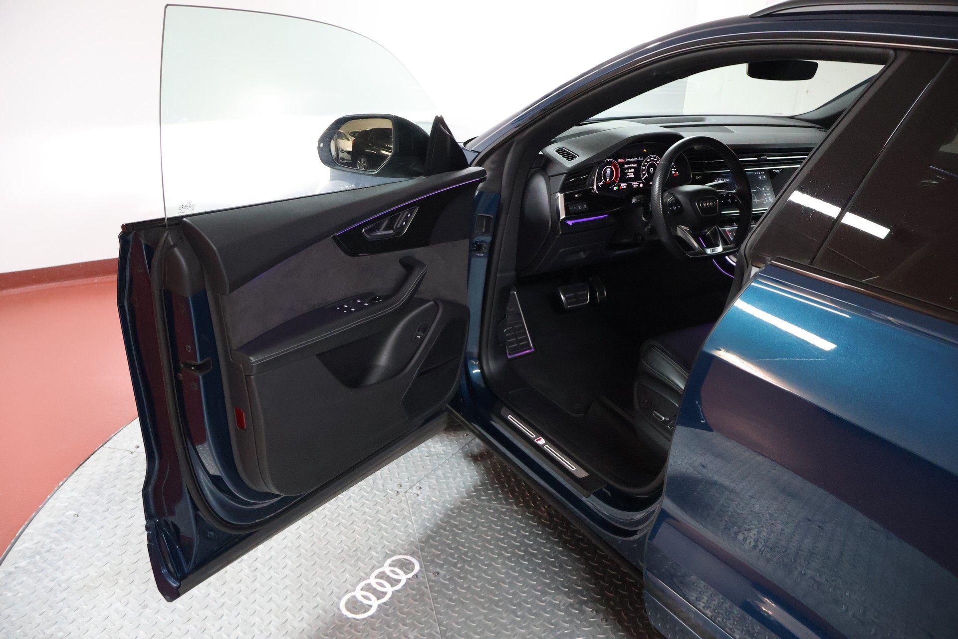 AUDI Q8 50 TDI quattro tiptronic-image-4