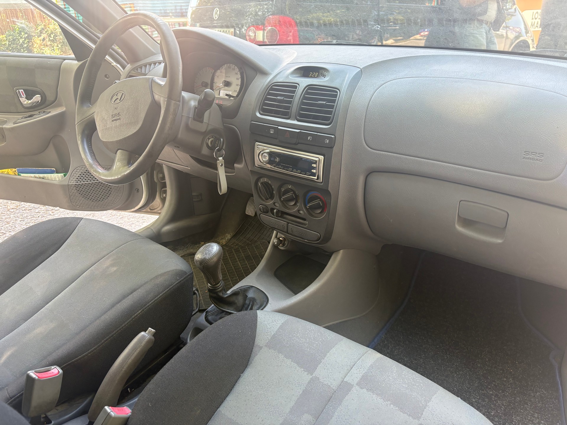 HYUNDAI Accent 1.6 Fun-image-10