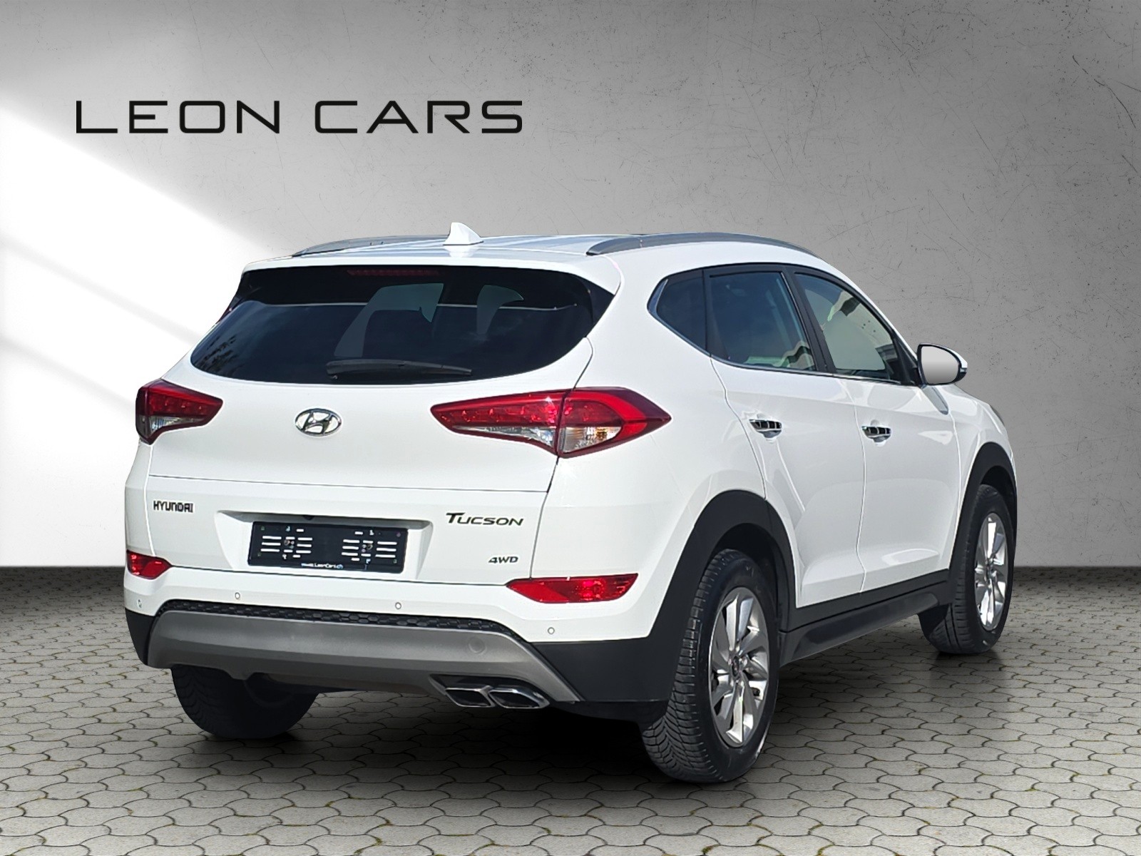 HYUNDAI Tucson 2.0 CRDI Plena 4WD Automatic-image-4
