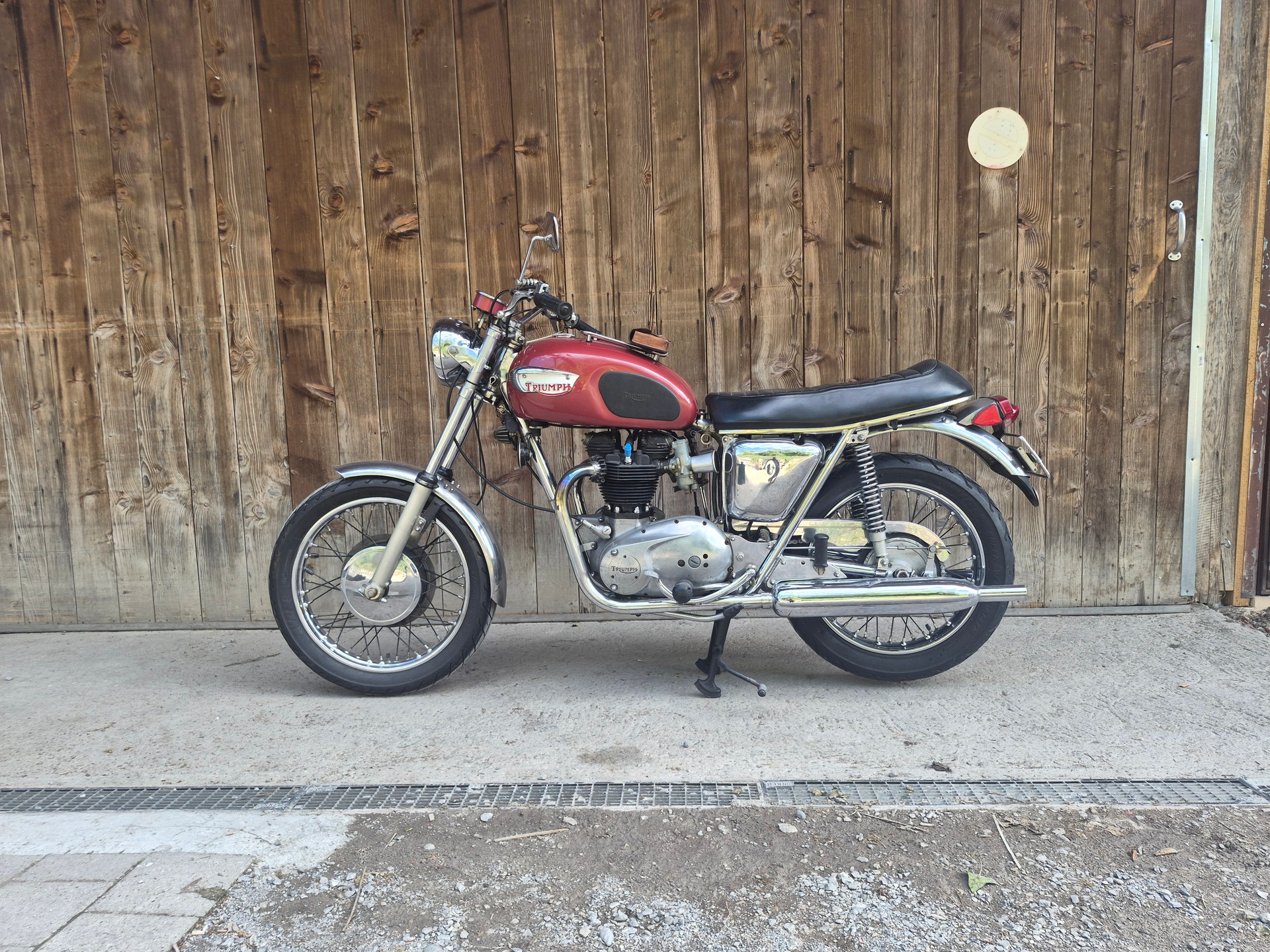 TRIUMPH T120-image-0