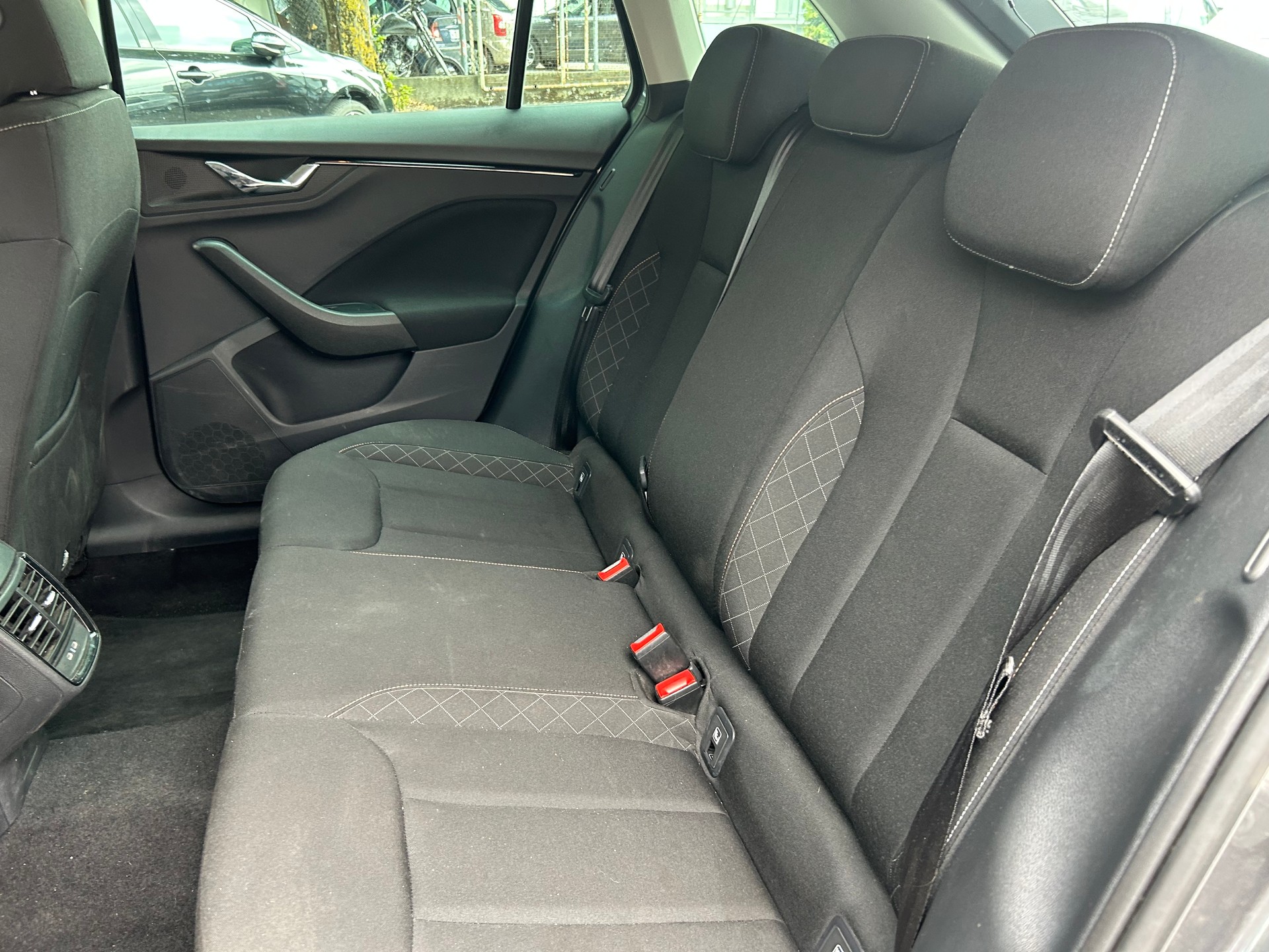 SKODA Scala 1.5 TSI ACT Ambition DSG-image-9