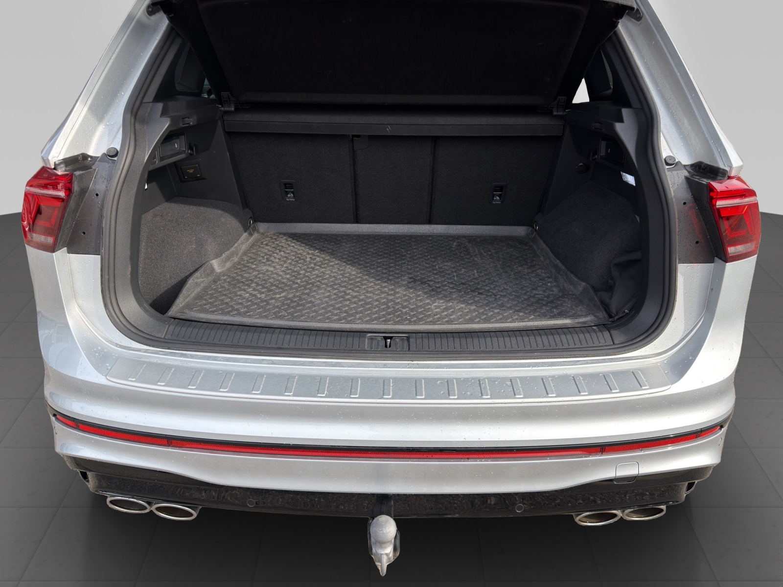 VW Tiguan 2.0TSI R 4Motion DSG-image-11
