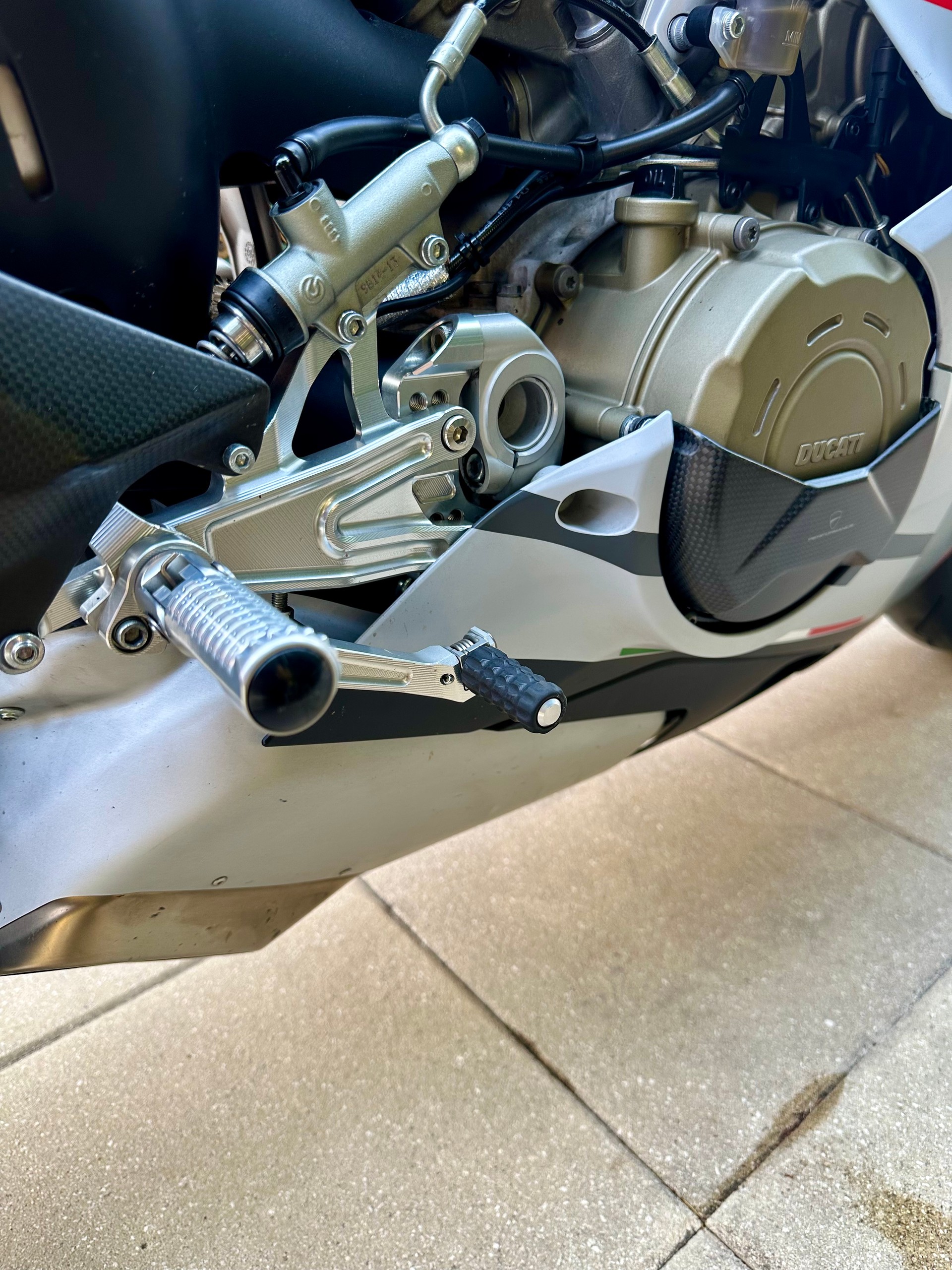 DUCATI Panigale V4 S Corse-image-6