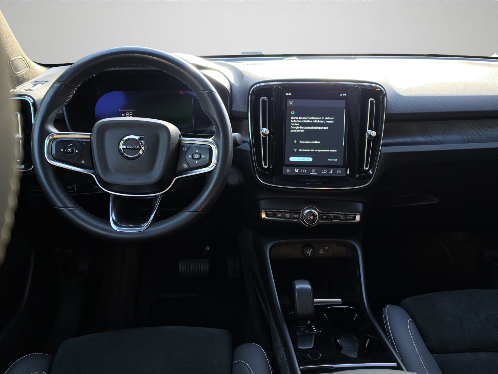 VOLVO C40 P8 Twin Recharge AWD-showroom-element-2