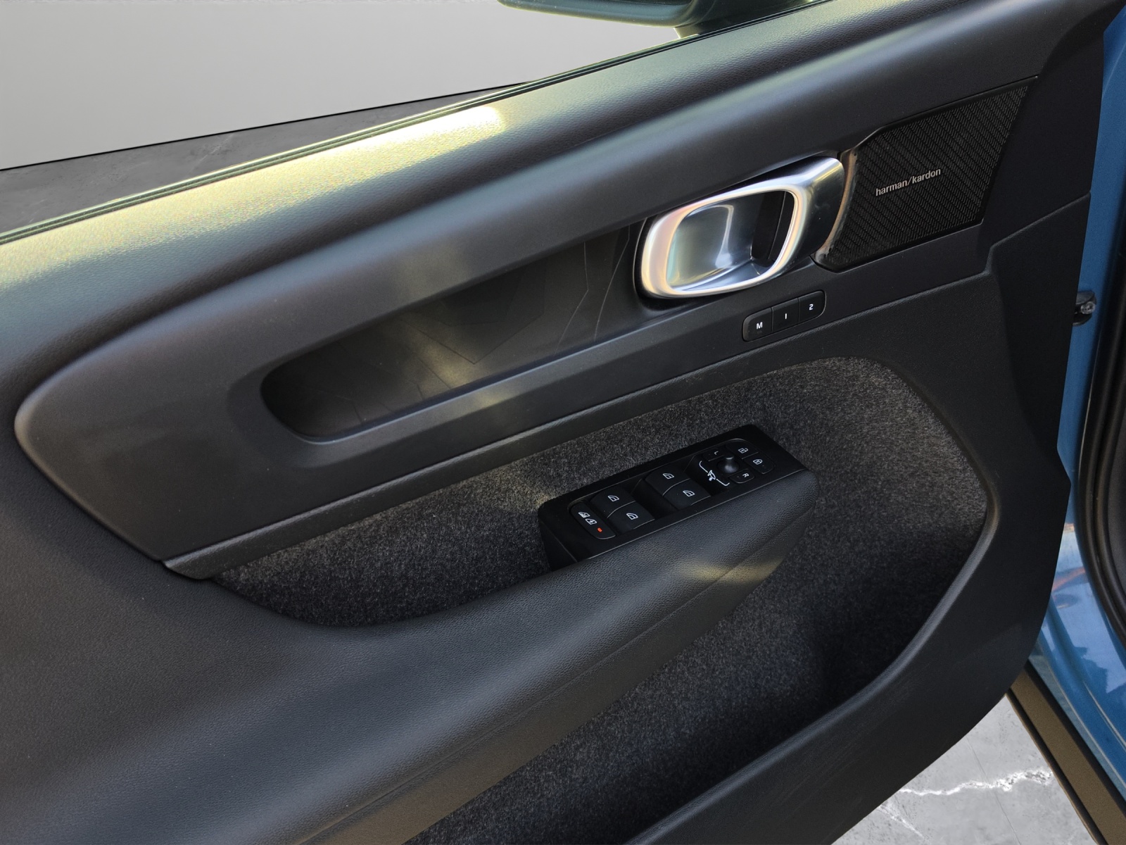 VOLVO C40 P8 Twin Recharge AWD-showroom-element-1
