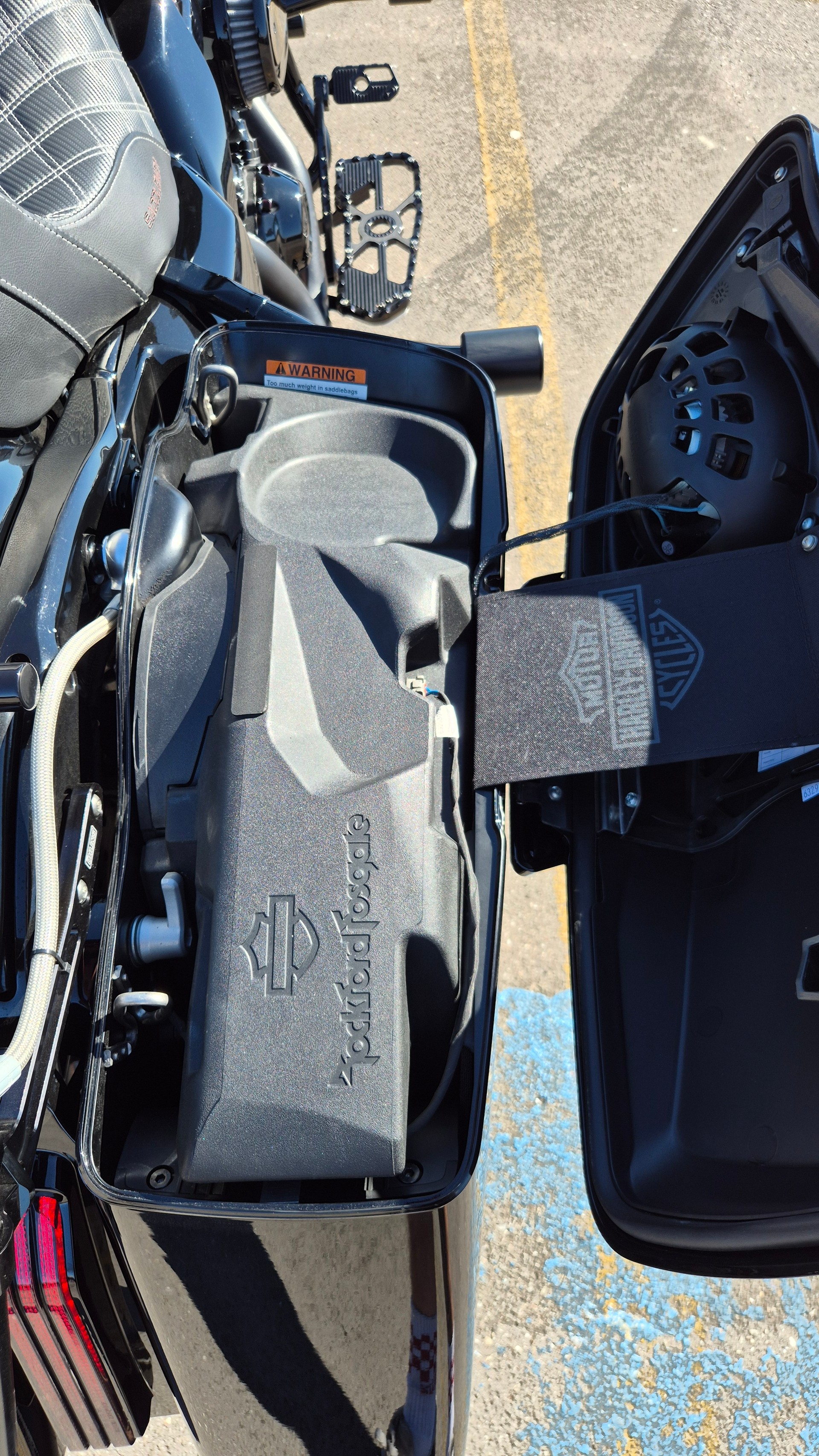 HARLEY-DAVIDSON FLHXS Street Glide Special Black Finish 131-image-12