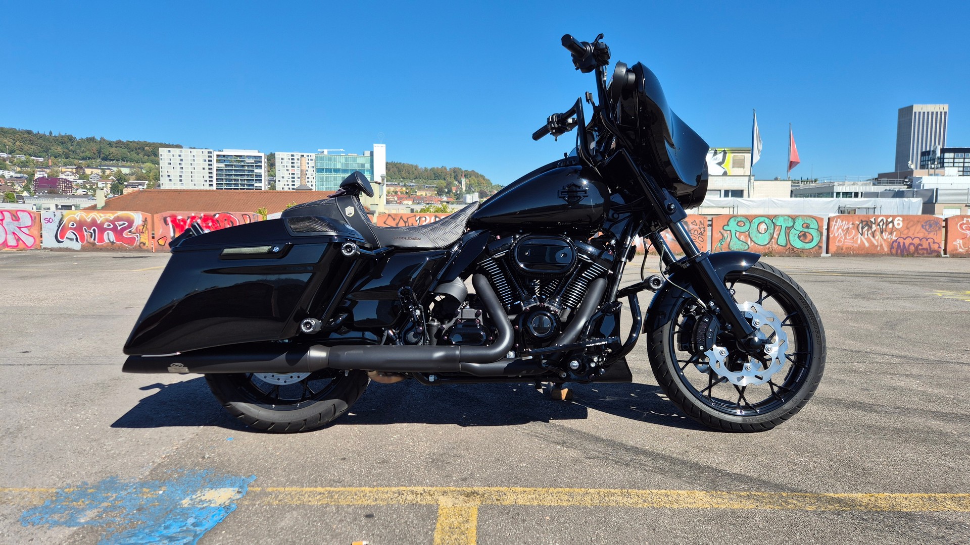 HARLEY-DAVIDSON FLHXS Street Glide Special Black Finish 131-image-0