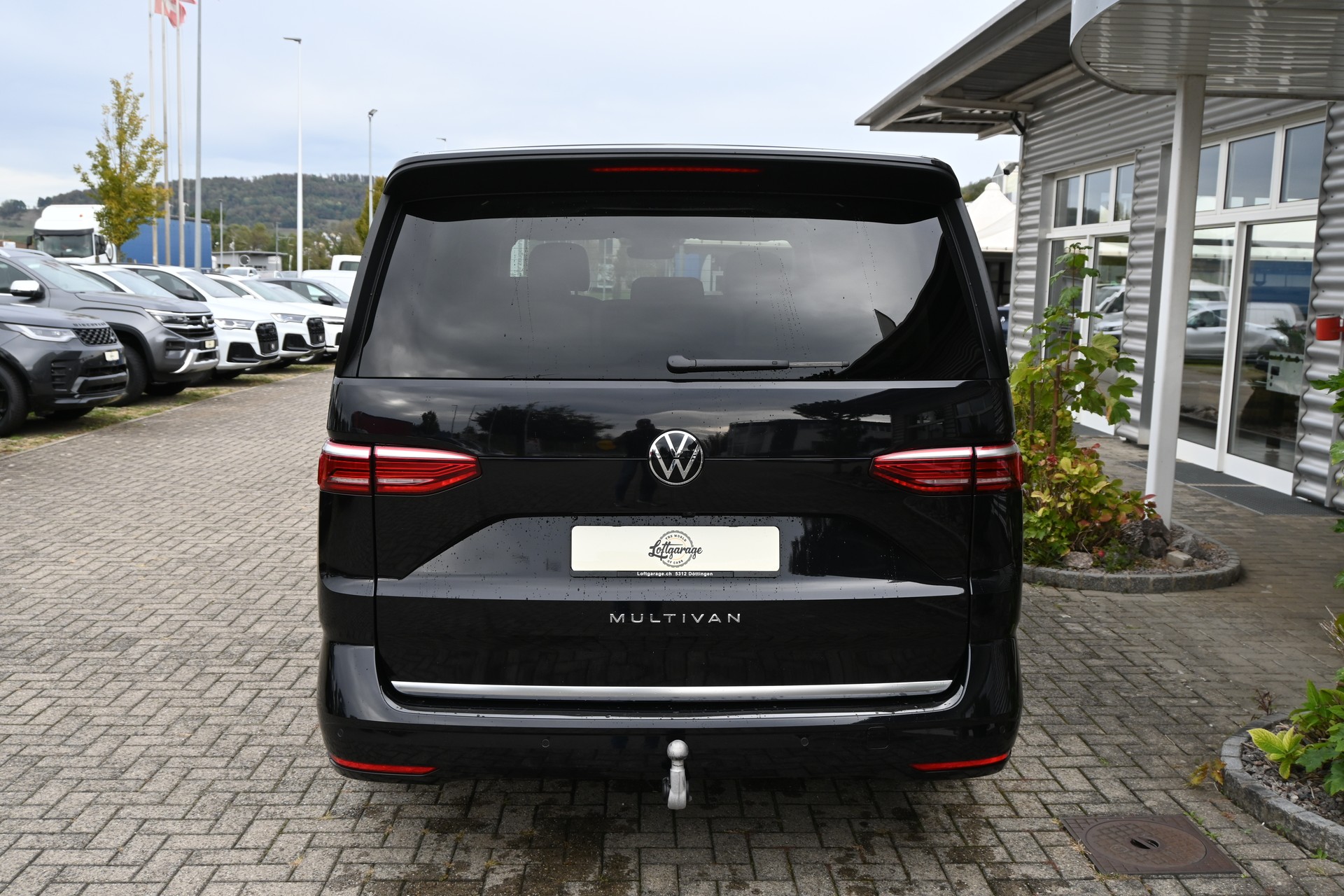 VW Multivan 2.0 TDI Style DSG Lang 7-Plätzer + AHK 2000kg-showroom-element-3