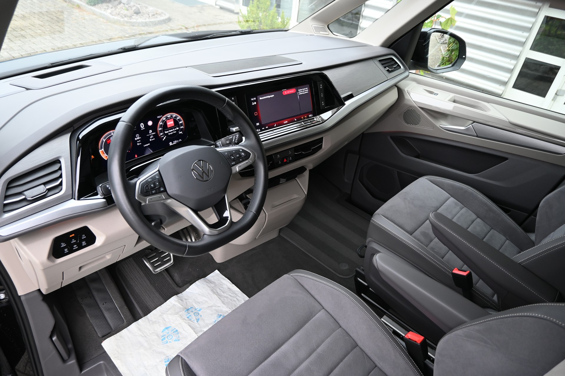 VW Multivan 2.0 TDI Style DSG Lang 7-Plätzer + AHK 2000kg-image-10