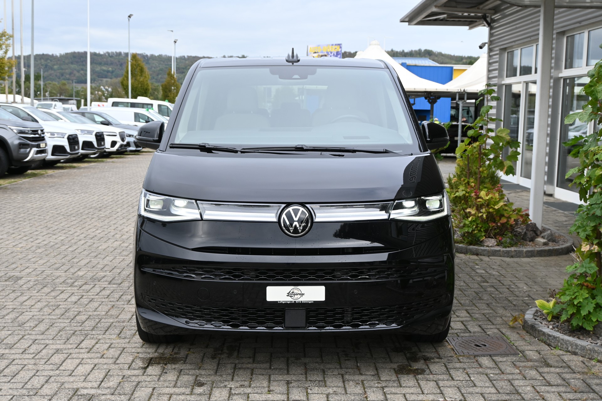 VW Multivan 2.0 TDI Style DSG Lang 7-Plätzer + AHK 2000kg-showroom-element-2
