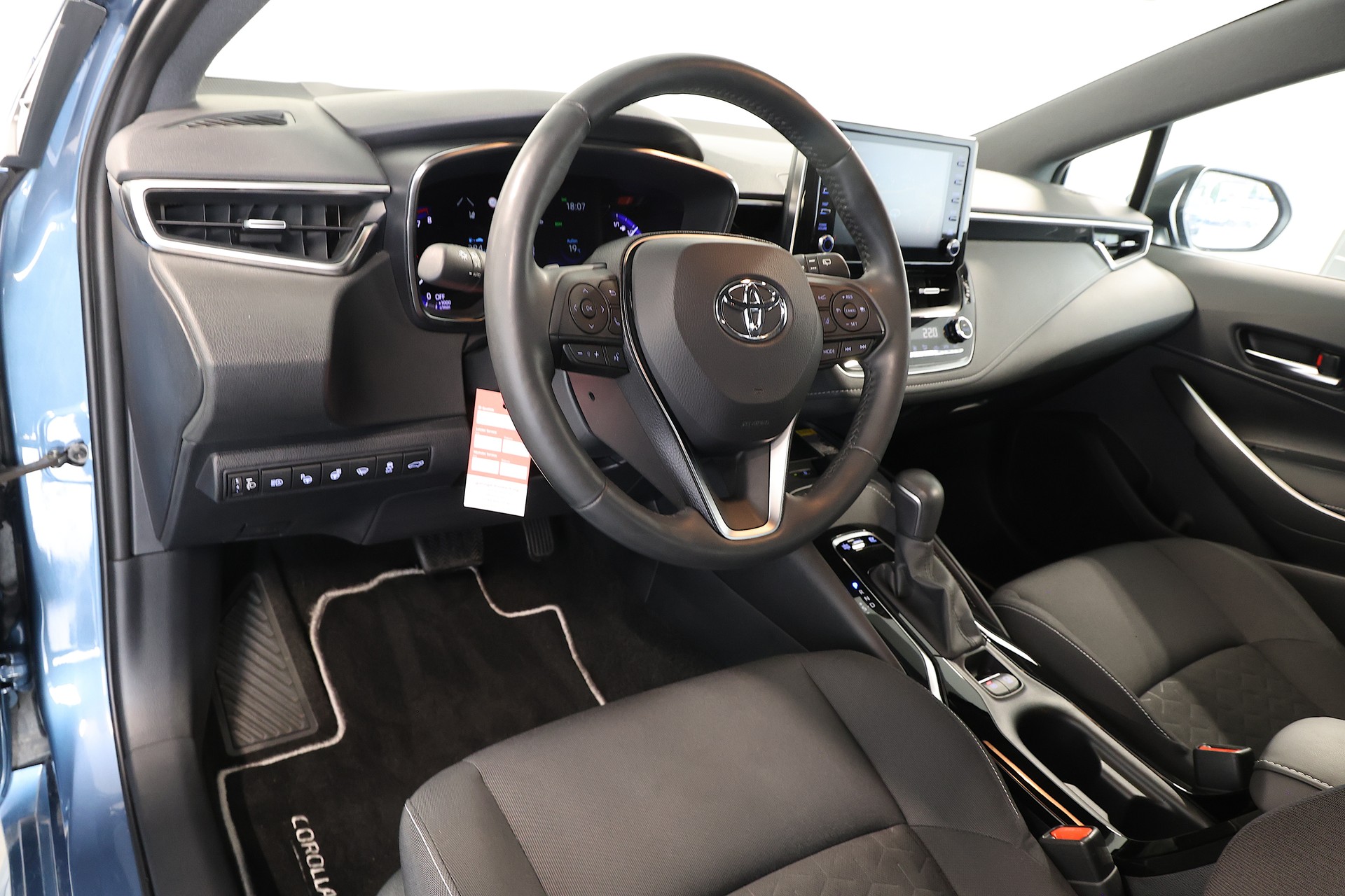 TOYOTA Corolla Touring Sports 2.0 HSD Trend *CH-Fahrzeug* *15 Jahre Garantie*-image-7