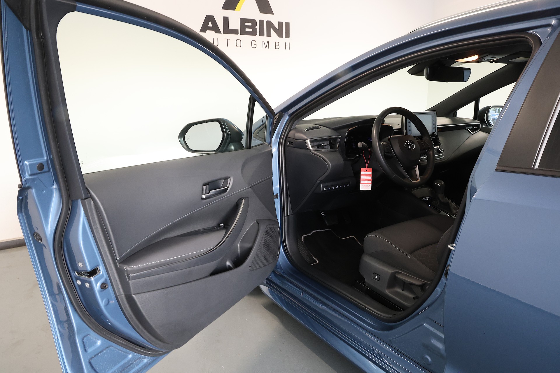TOYOTA Corolla Touring Sports 2.0 HSD Trend *CH-Fahrzeug* *15 Jahre Garantie*-image-4