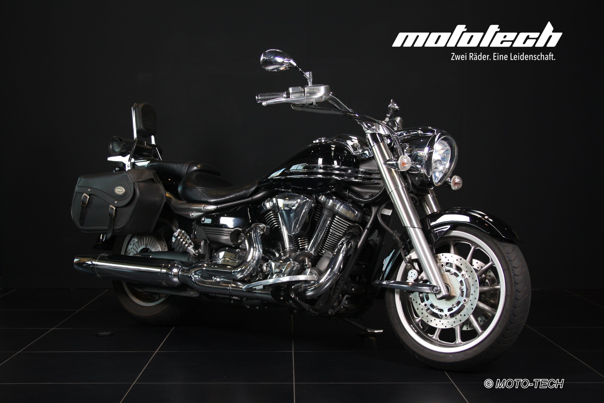 YAMAHA XV 1900 Midnight Star