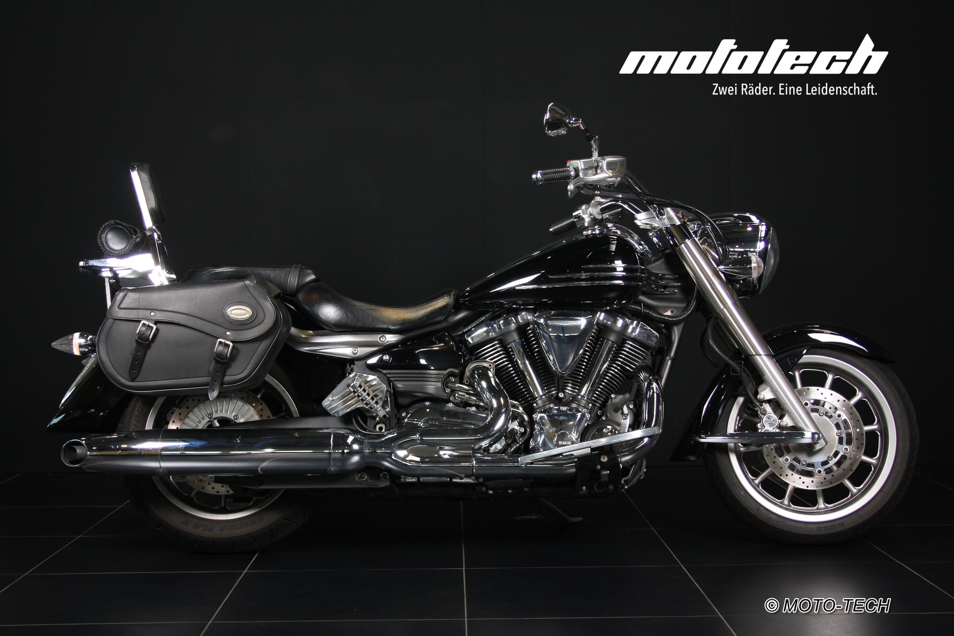 YAMAHA XV 1900 Midnight Star-showroom-element-2