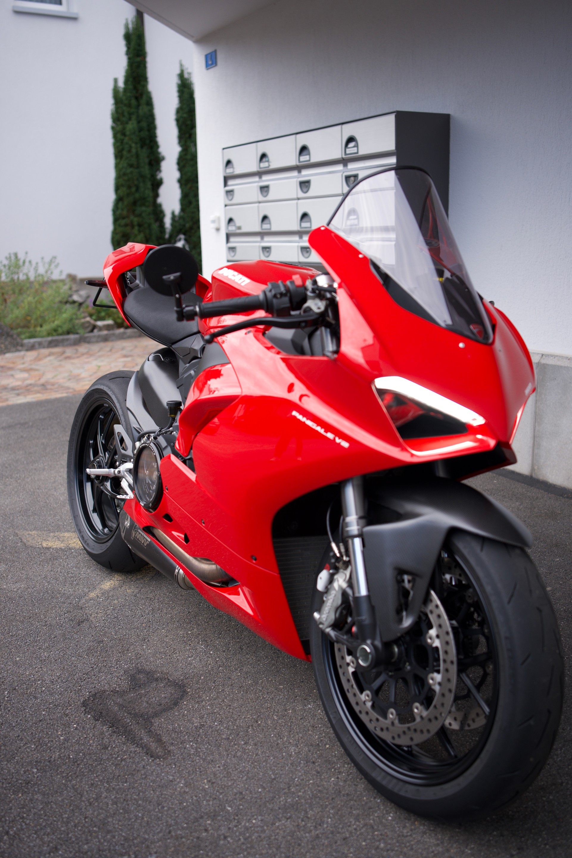 DUCATI Panigale V2-image-4