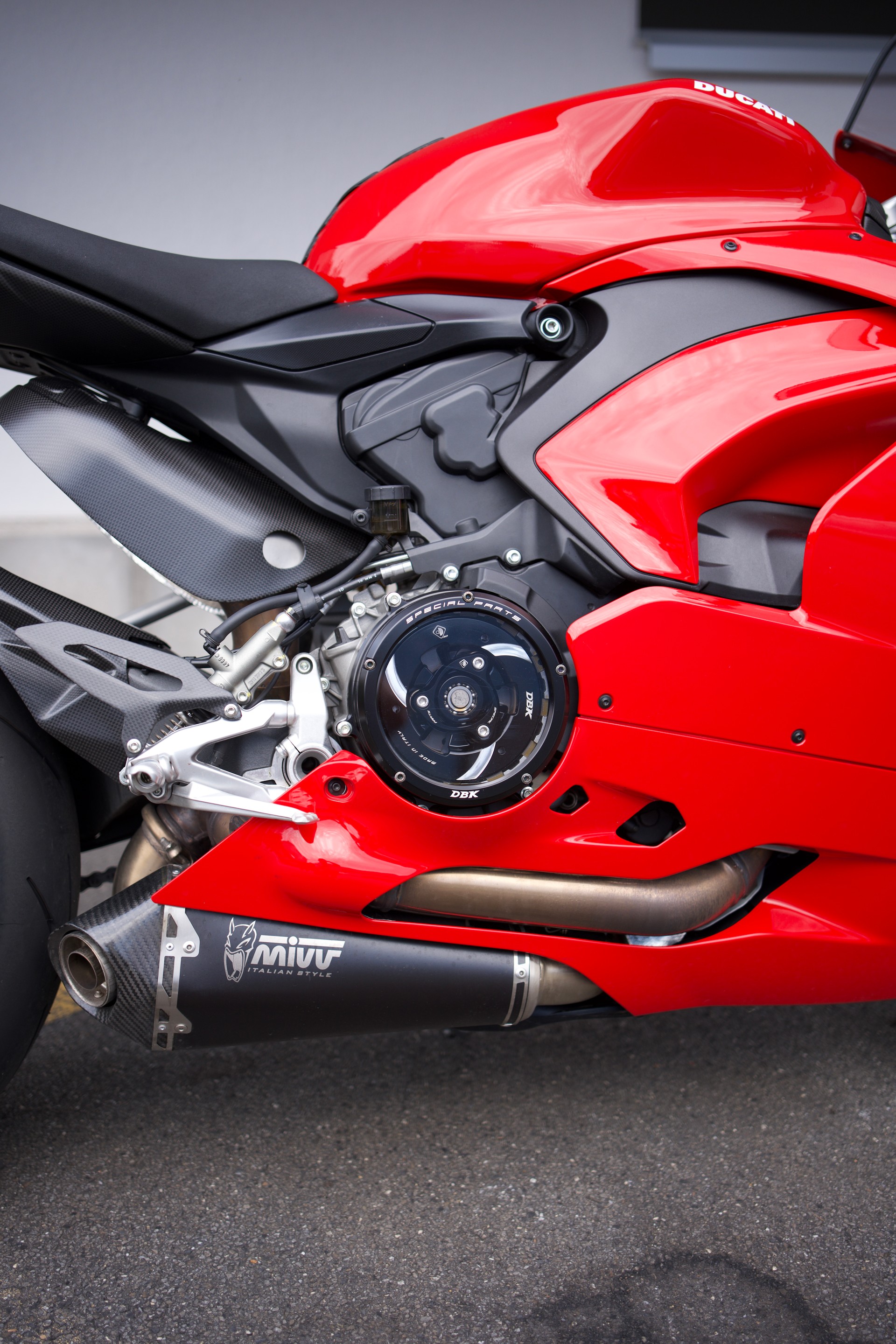 DUCATI Panigale V2-image-7