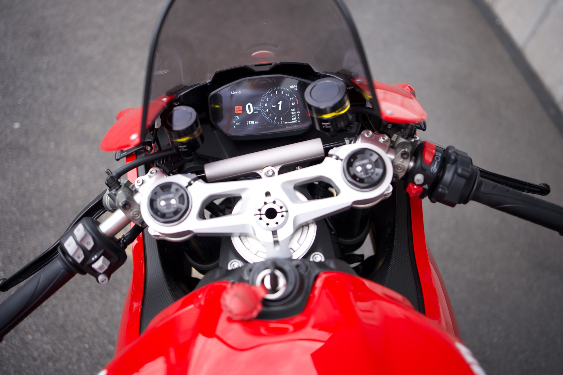 DUCATI Panigale V2-image-8