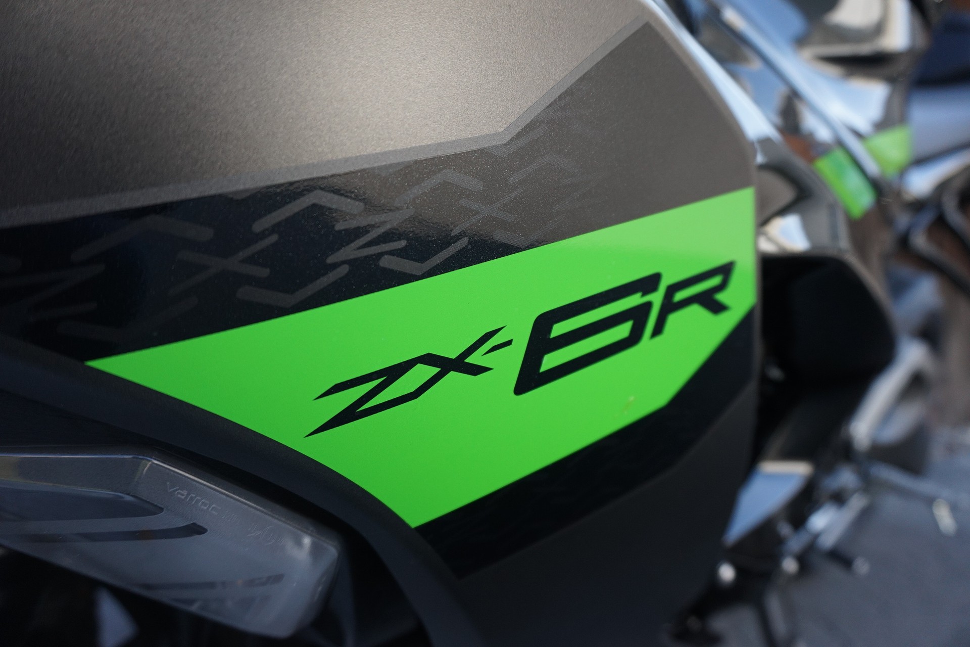 KAWASAKI ZX-6R ABS mit Leovinci LV ONE EVO Karbon Auspuff-image-9
